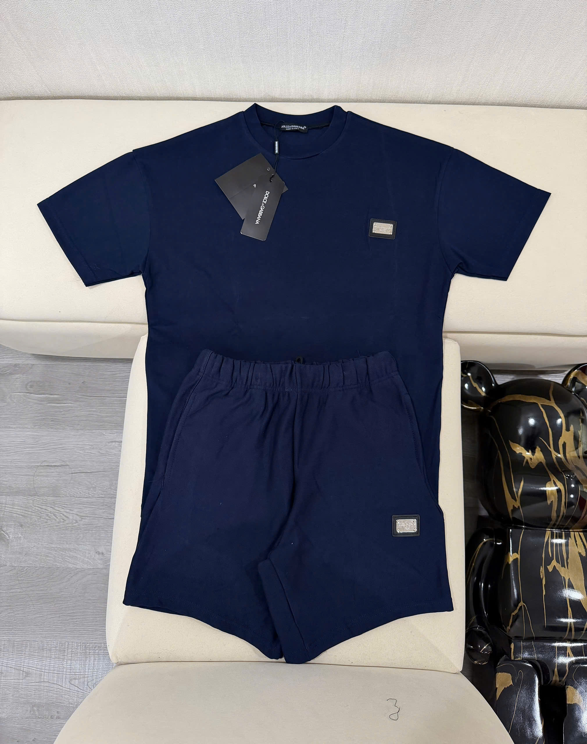 Set bộ hè Dolce Gabbana DG logo thêu lưng tag vuông ngực Like Auth S-XL NV