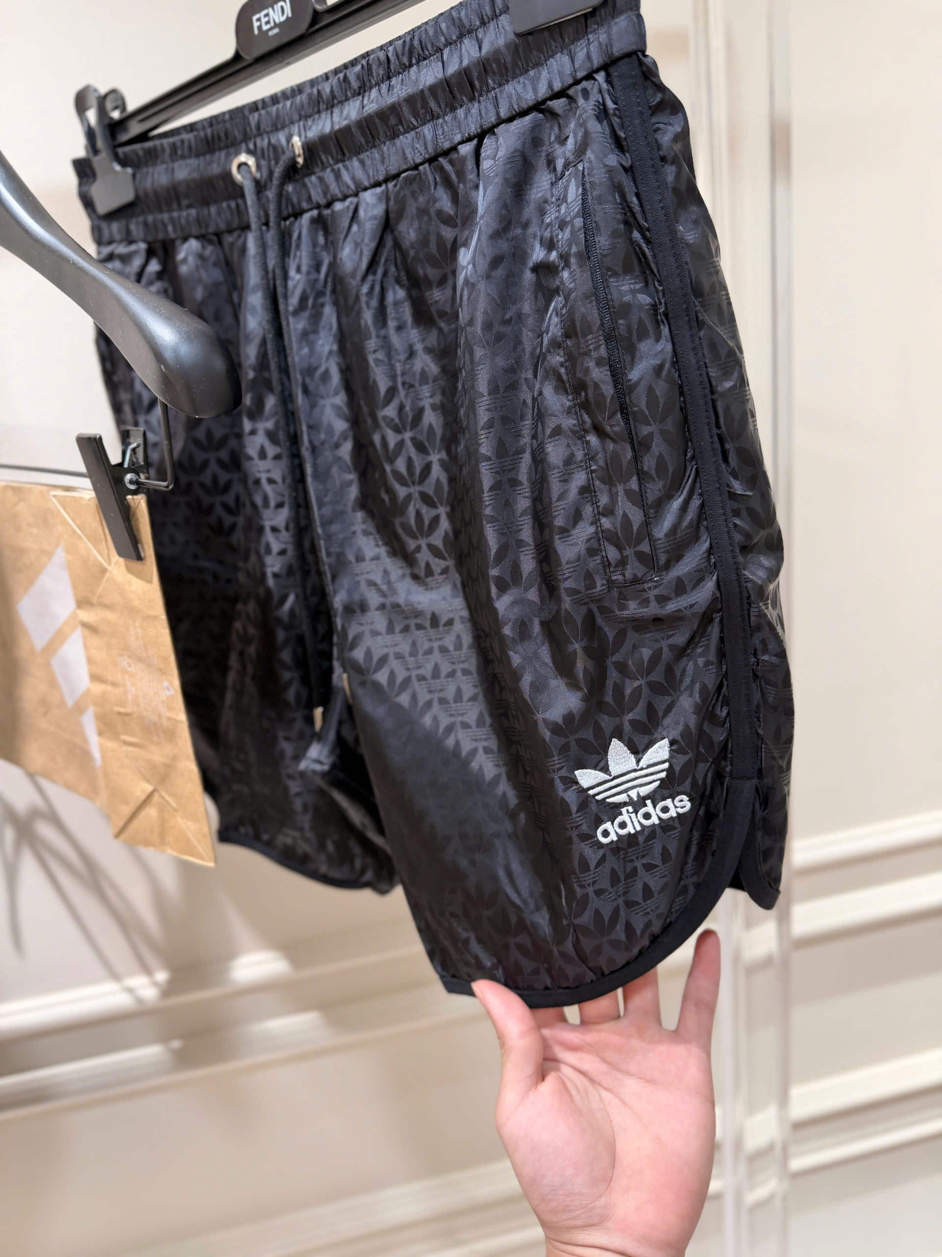 Set bộ thể thao hè Adidas gió vân Tàu logo thêu nổi Like Auth S-XL NV