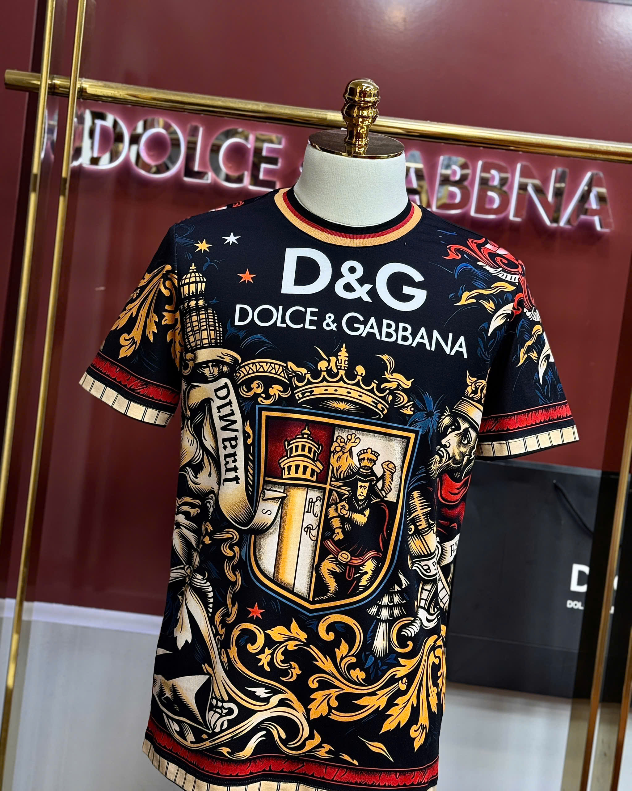 Áo phông T shirt Dolce Gabbana DG hình khiên quý tộc vương miện Like Auth 44-50 MK CD