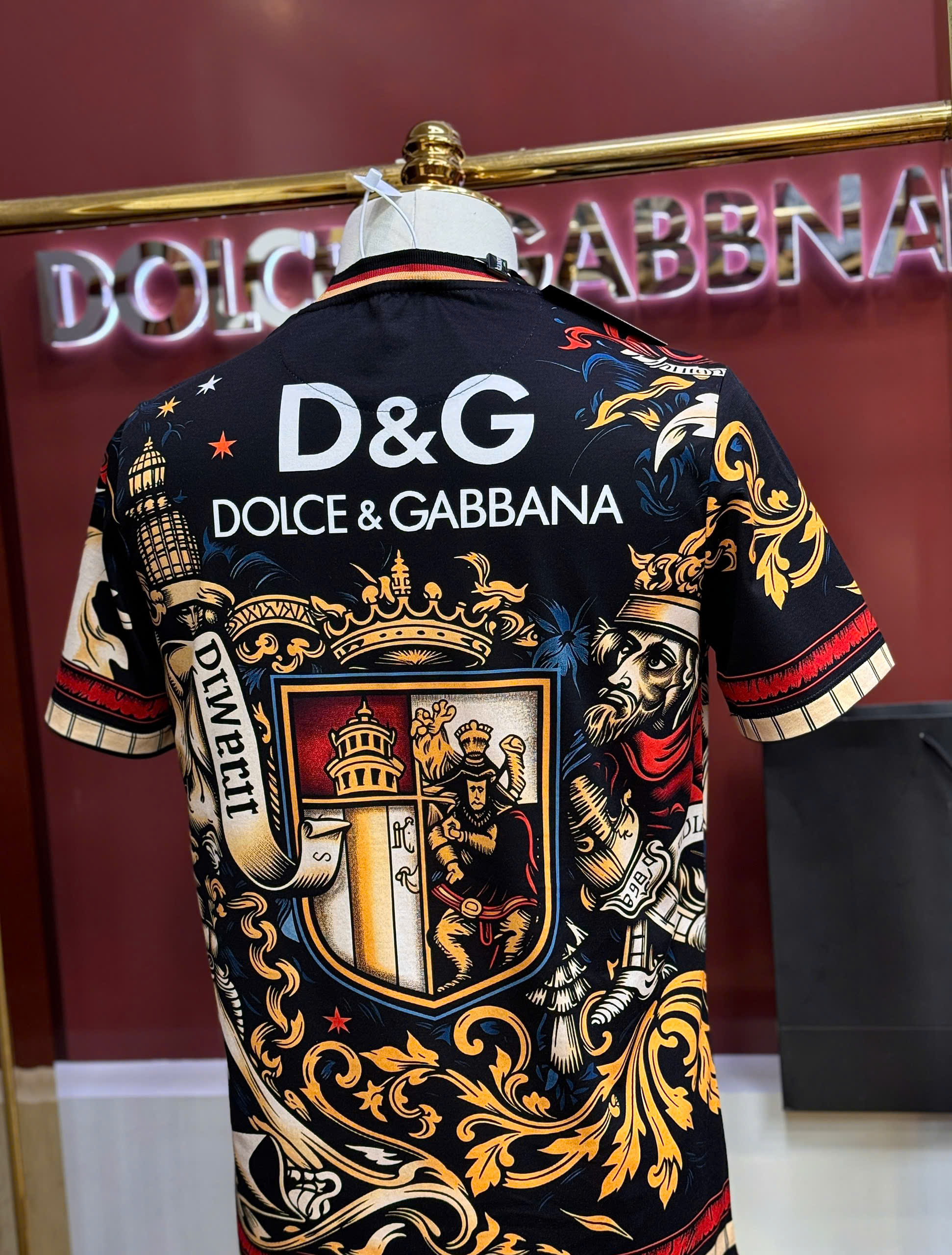 Áo phông T shirt Dolce Gabbana DG hình khiên quý tộc vương miện Like Auth 44-50 MK CD