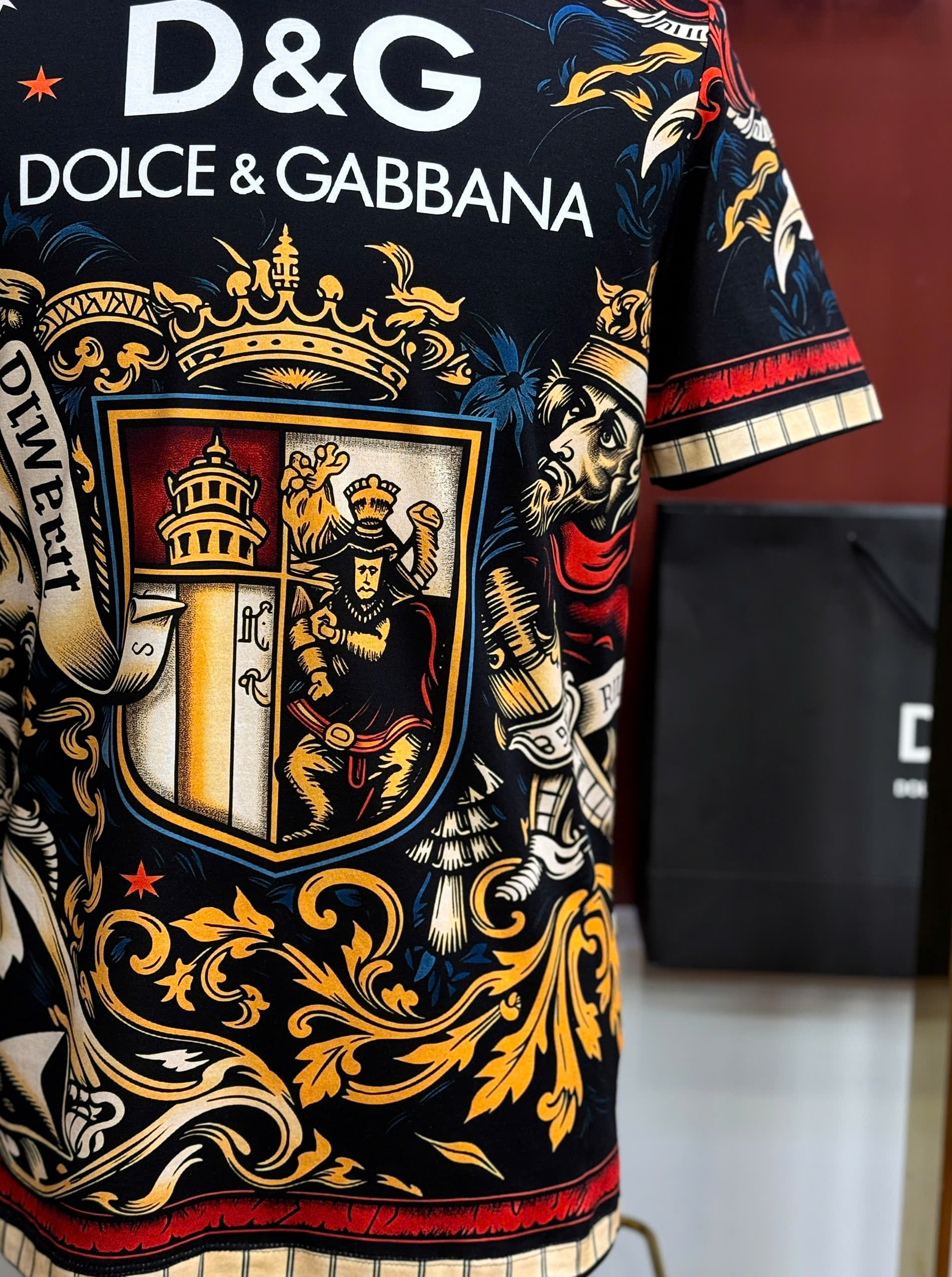 Áo phông T shirt Dolce Gabbana DG hình khiên quý tộc vương miện Like Auth 44-50 MK CD