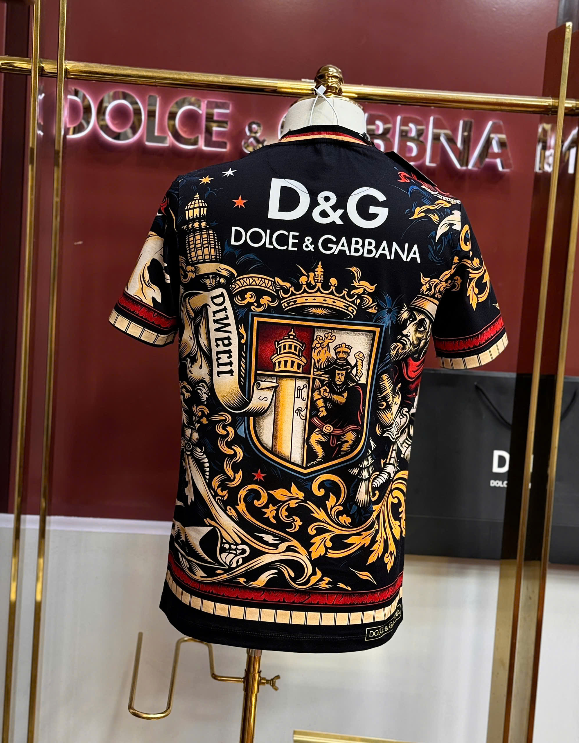 Áo phông T shirt Dolce Gabbana DG hình khiên quý tộc vương miện Like Auth 44-50 MK CD