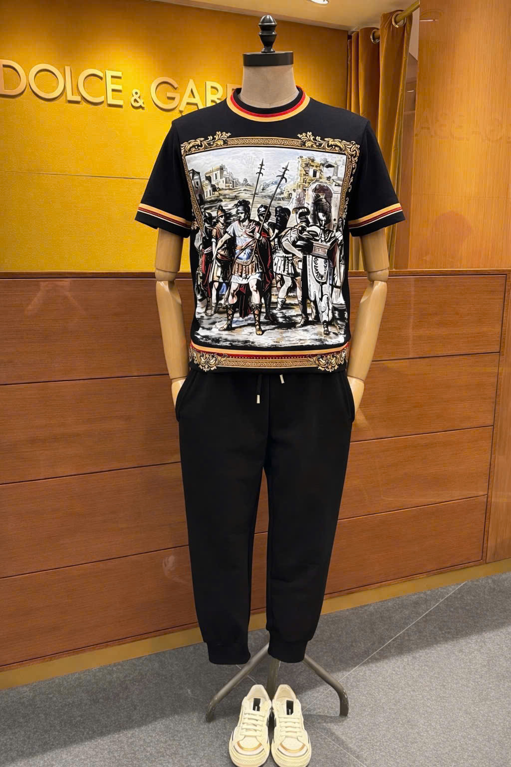 Áo phông T shirt Dolce Gabbana DG hình Quý tộc và nô lệ Like Auth S-XL MK CD