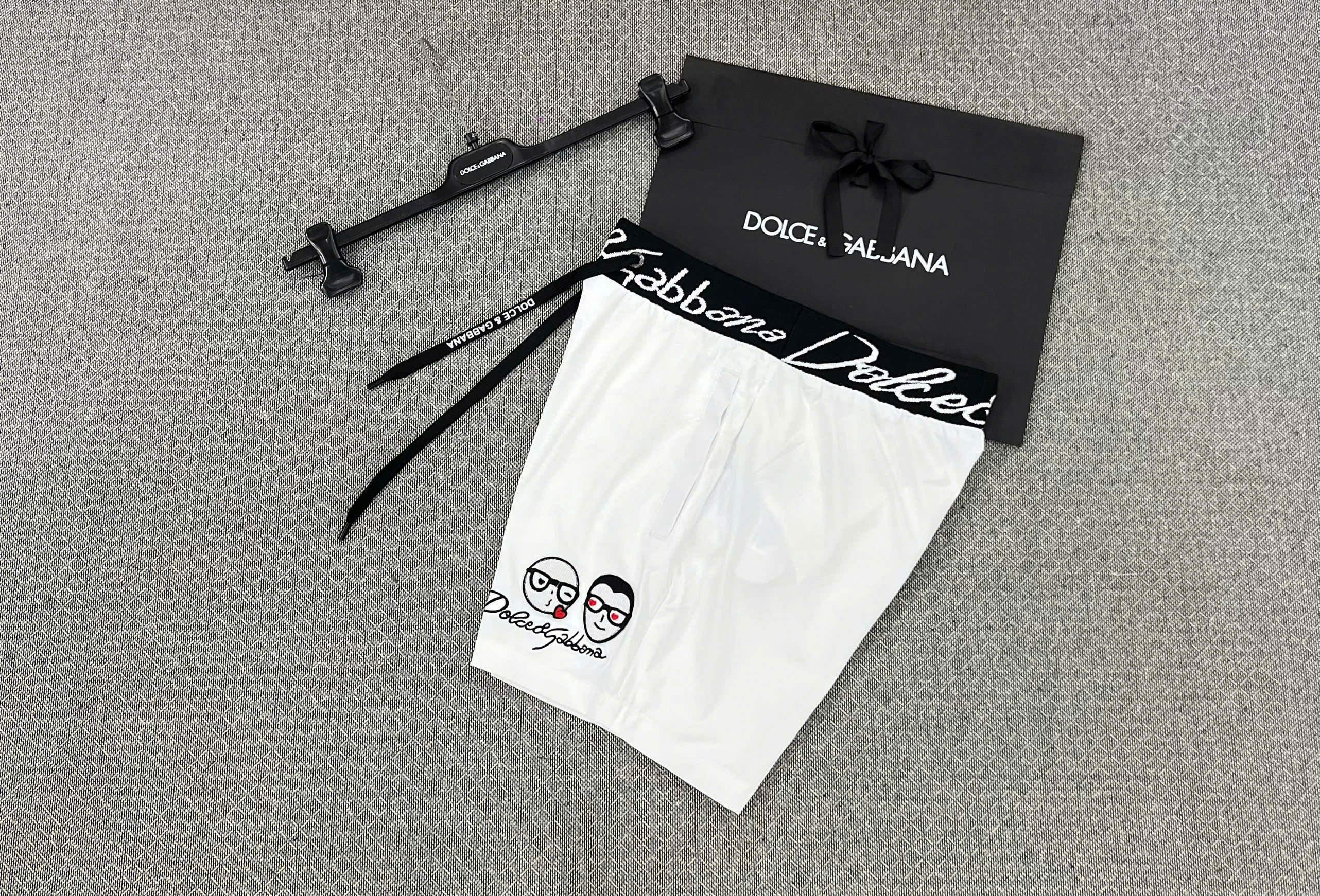 Quần short đùi gió hình Dolce Gabbana DG logo thêu cạp đùi Like Auth 44-50 MK