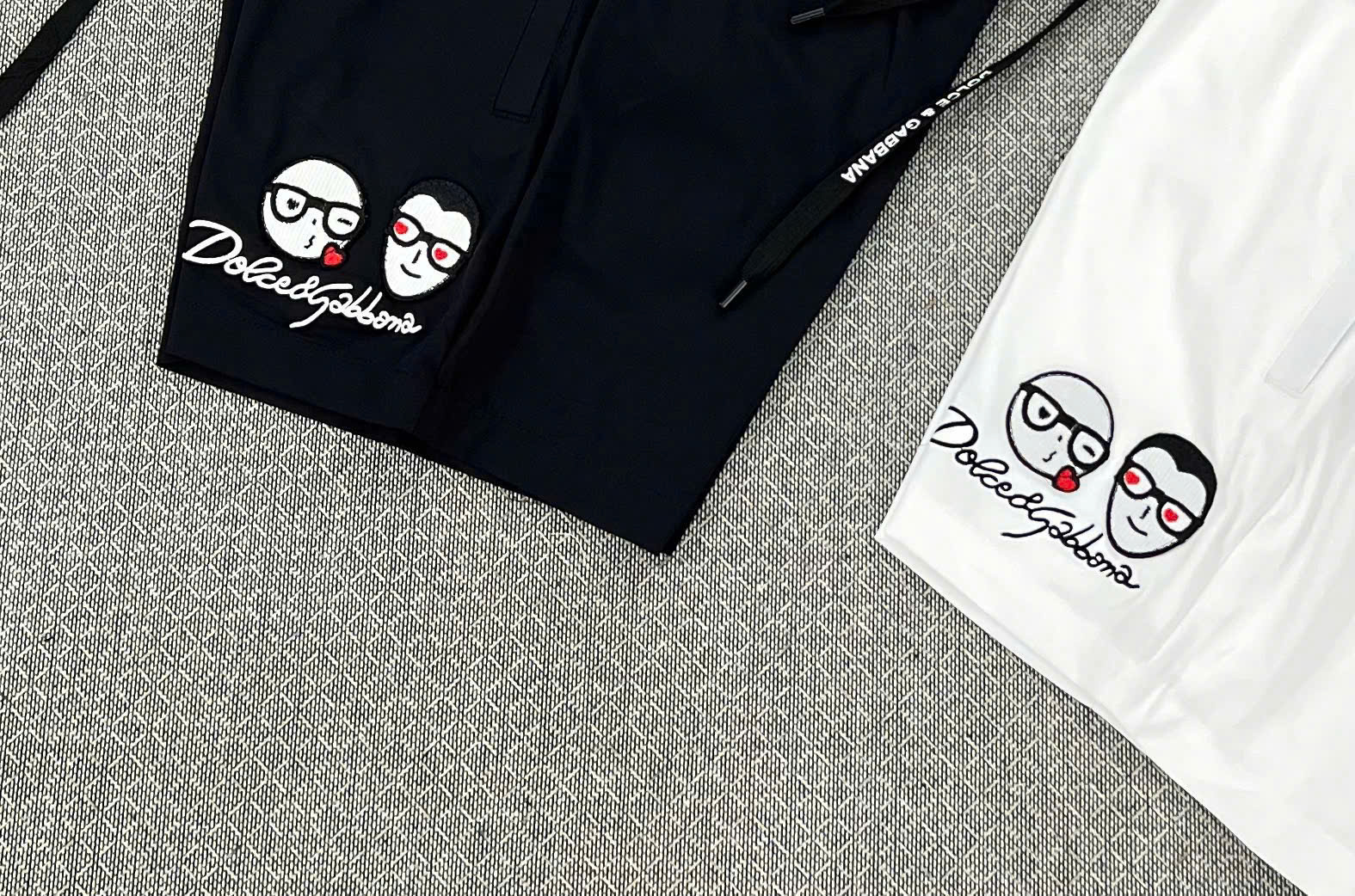 Quần short đùi gió hình Dolce Gabbana DG logo thêu cạp đùi Like Auth 44-50 MK