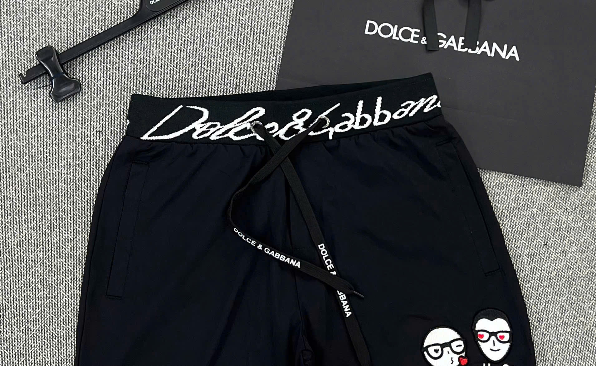 Quần short đùi gió hình Dolce Gabbana DG logo thêu cạp đùi Like Auth 44-50 MK