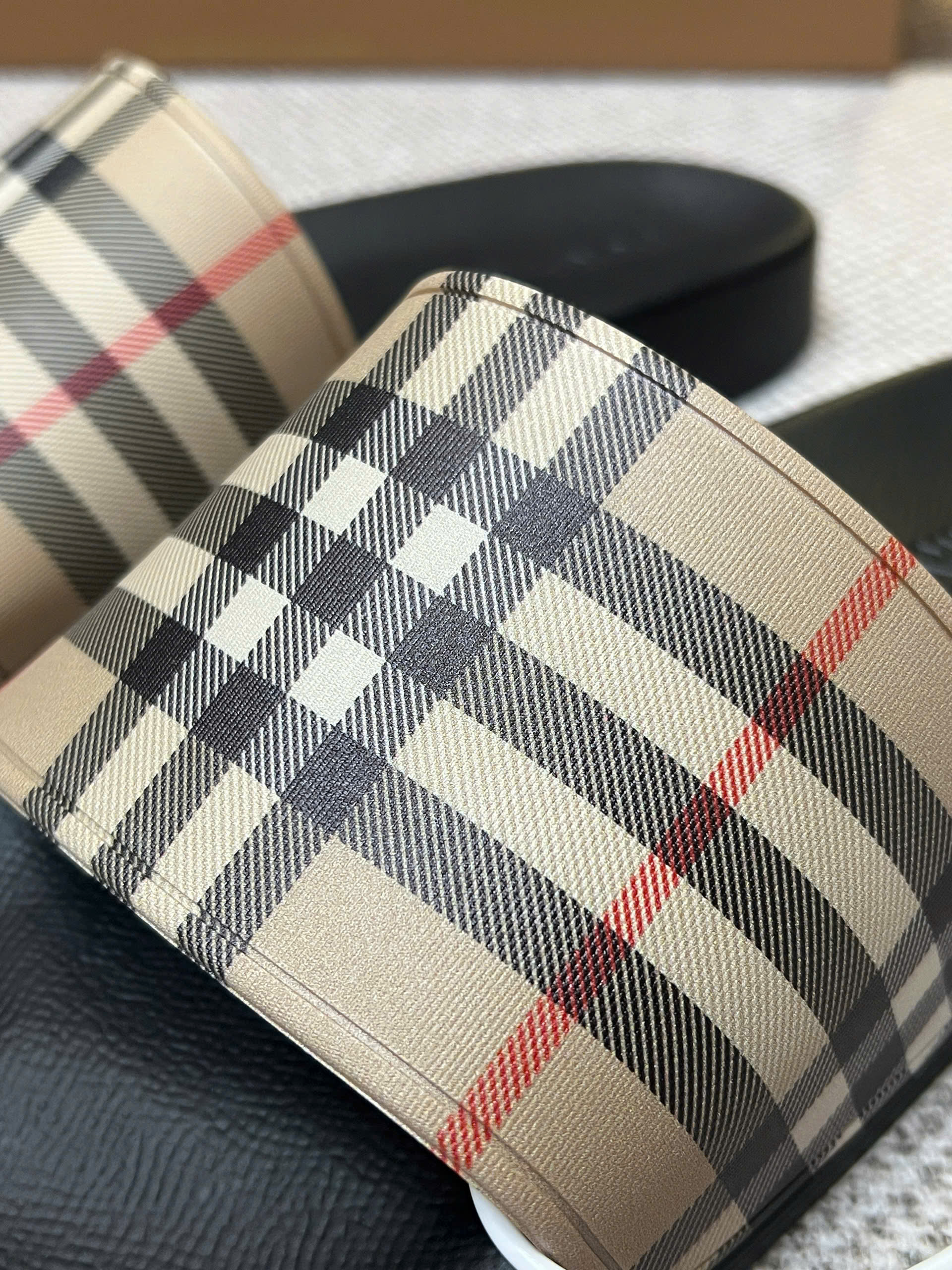 Dép lê quai ngang Burberry BBR Vintage Check kẻ sọc Đen Trắng Đỏ Like Auth 38-45 PLD