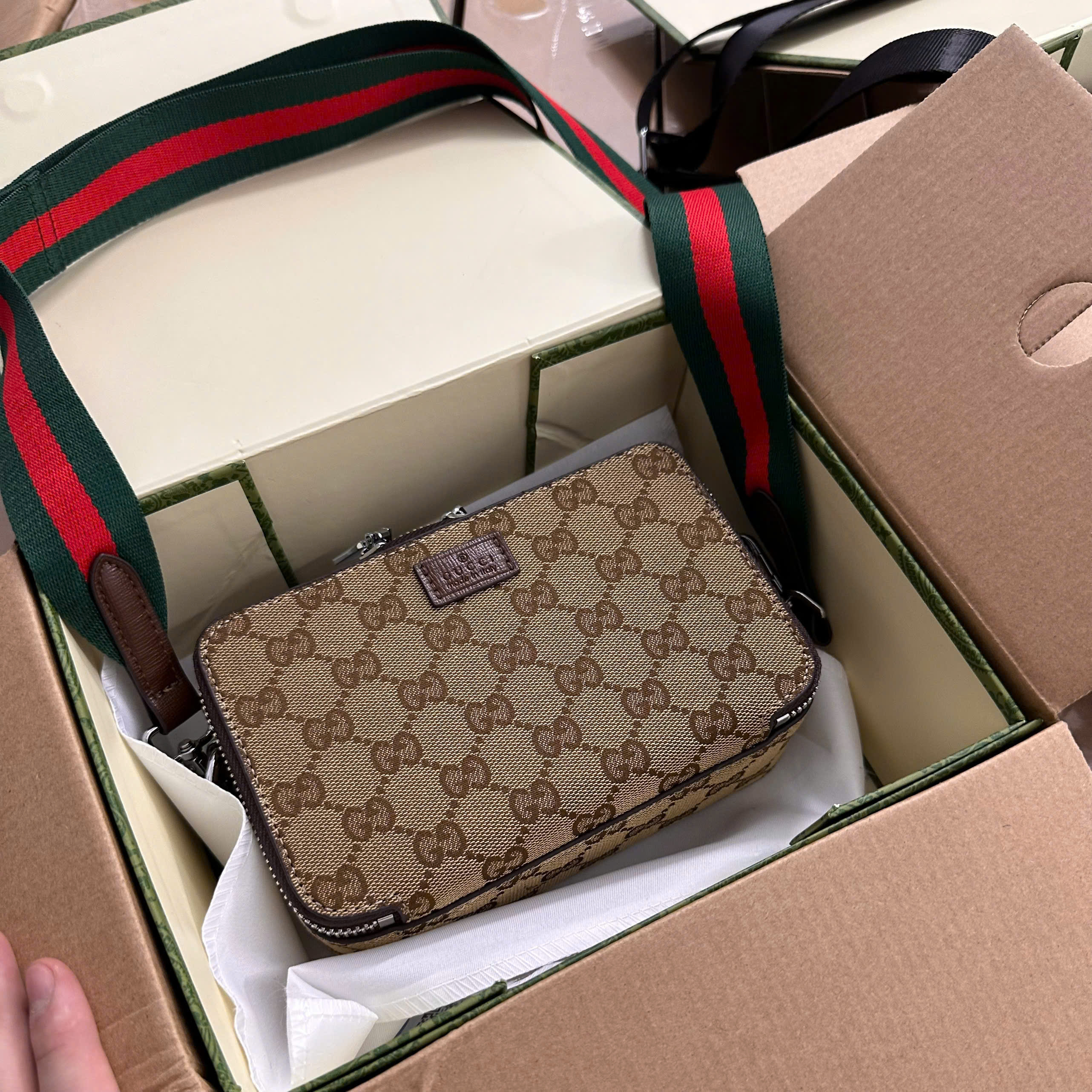 Túi hộp đeo chéo Gucci GG Canvas màu beige Like Auth MK