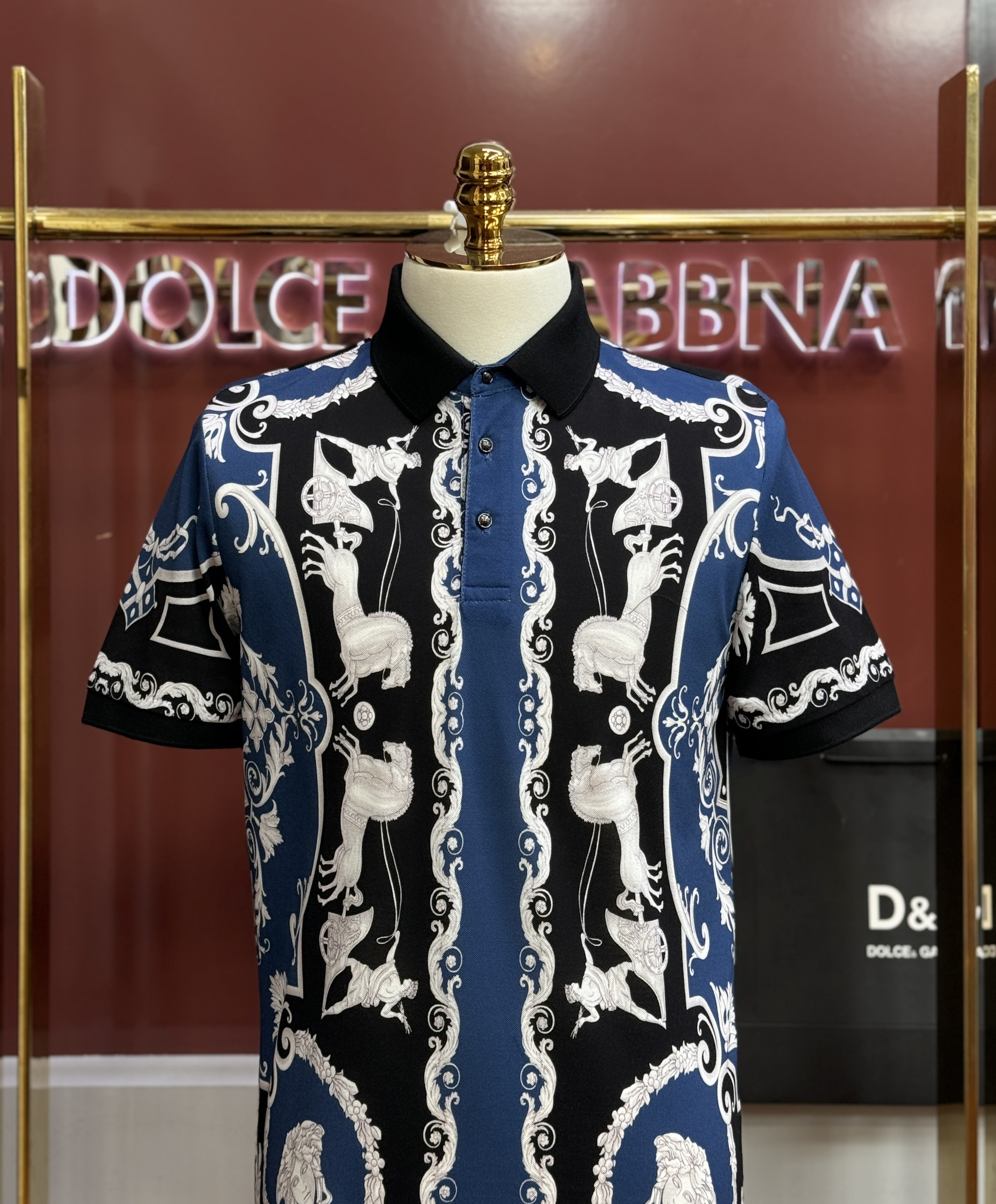 Áo polo hình Dolce Gabbana DG họa tiết Kỵ Sỹ Roma Xanh Than Like AUth 44-50 CD