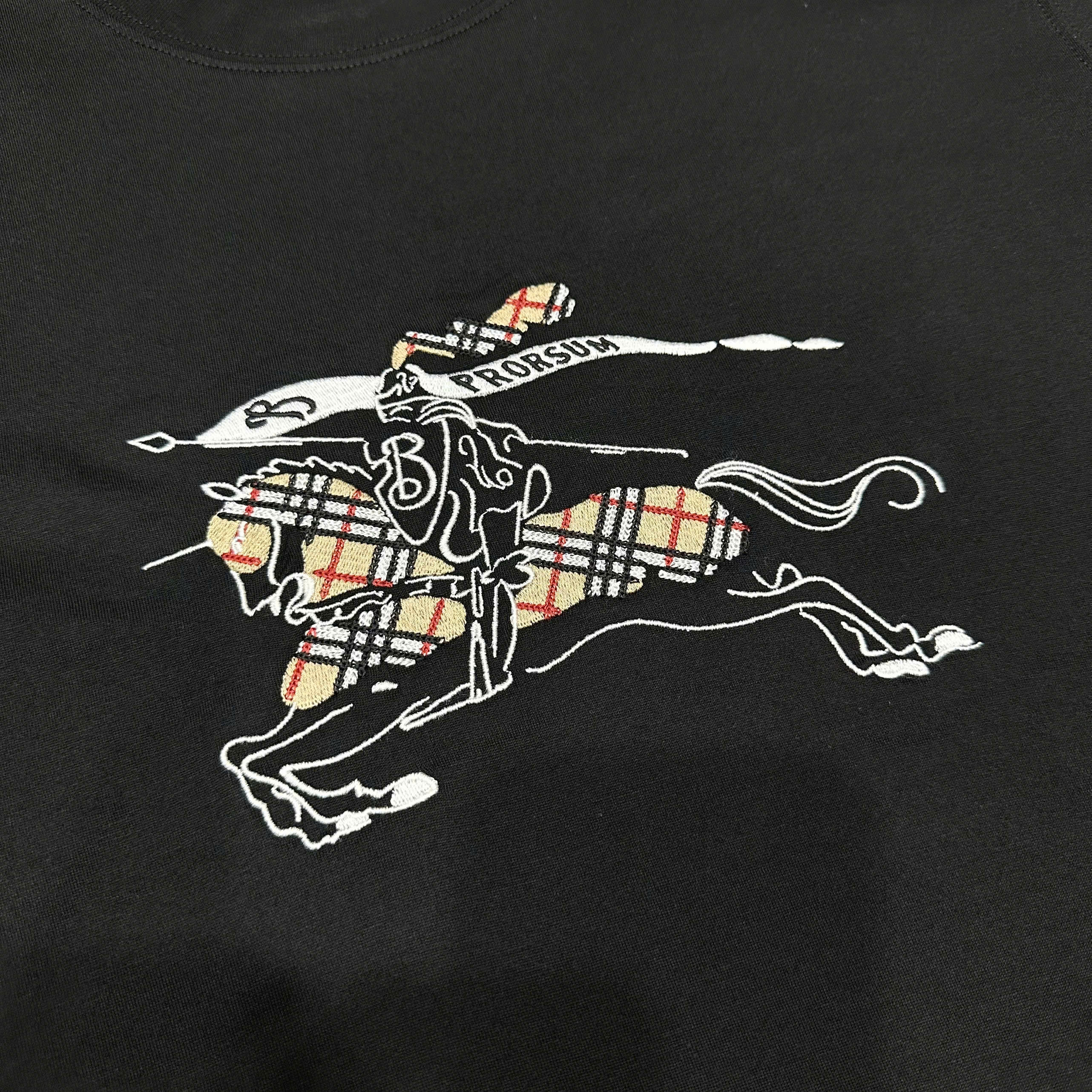 Áo phông T shirt Burberry BBR logo thêu ngựa bay ngực Like Auth S-L MK\Đen