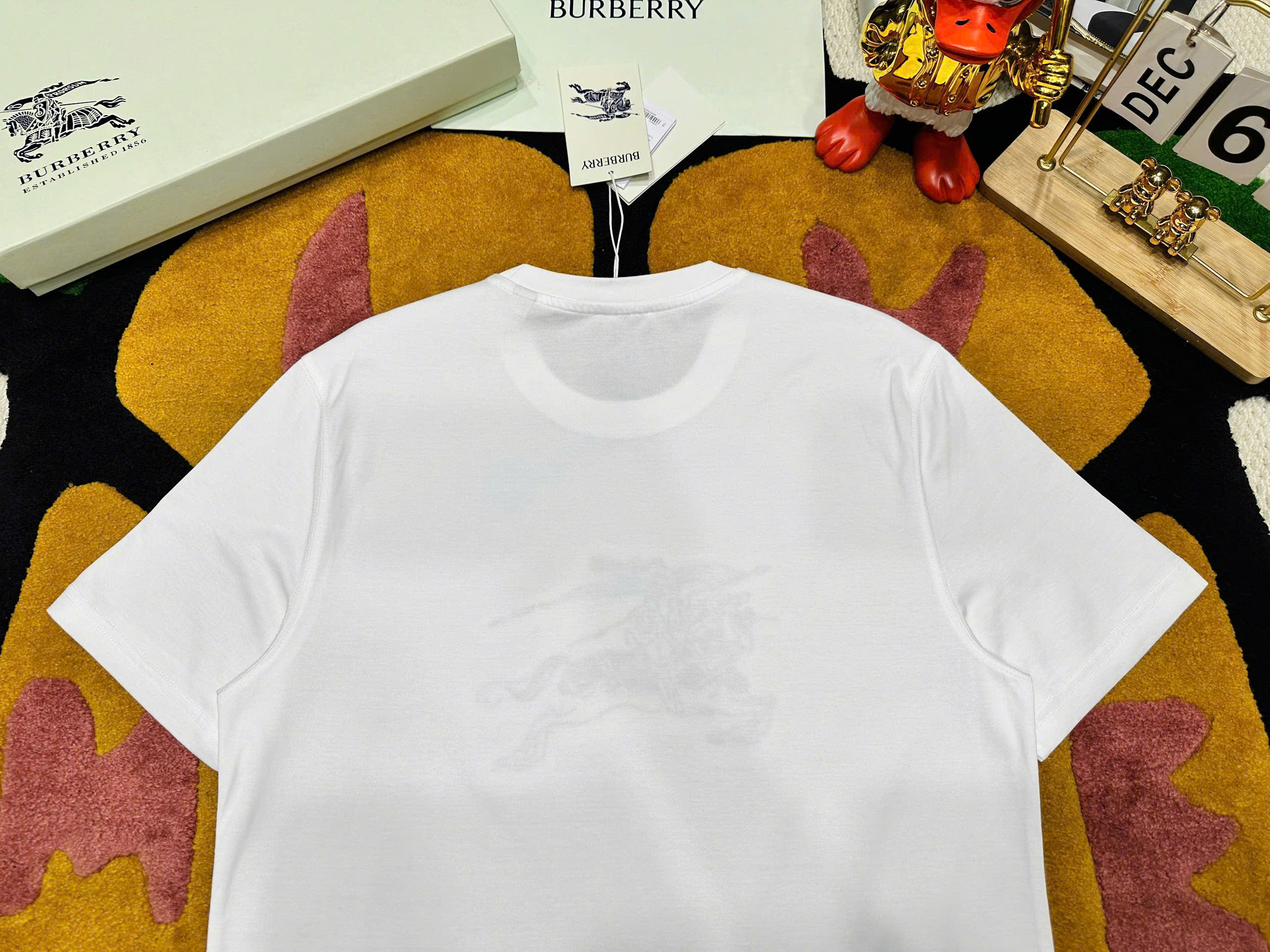 Áo phông T shirt Burberry BBR logo thêu ngựa bay ngực Like Auth S-L MK\trắng