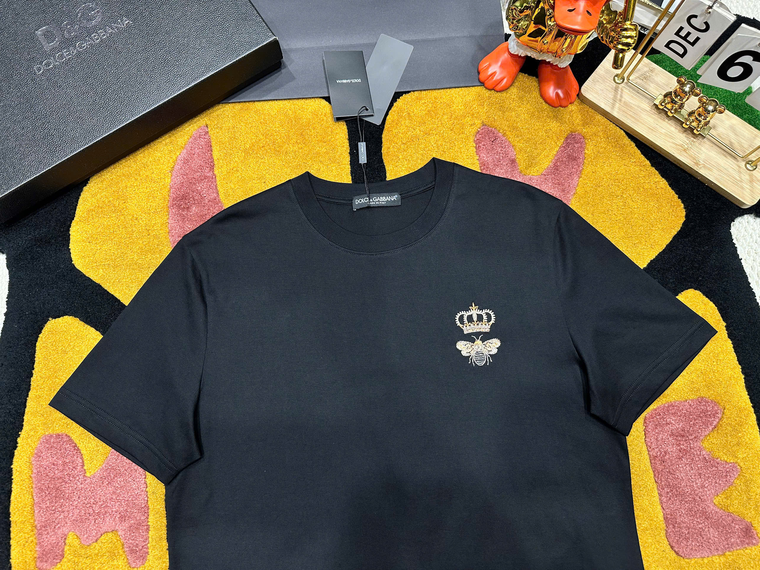 Áo phông T shirt Dolce Gabbana DG họa tiết Ong Vương Miện thêu ngực Like Auth S-L MK\Đen