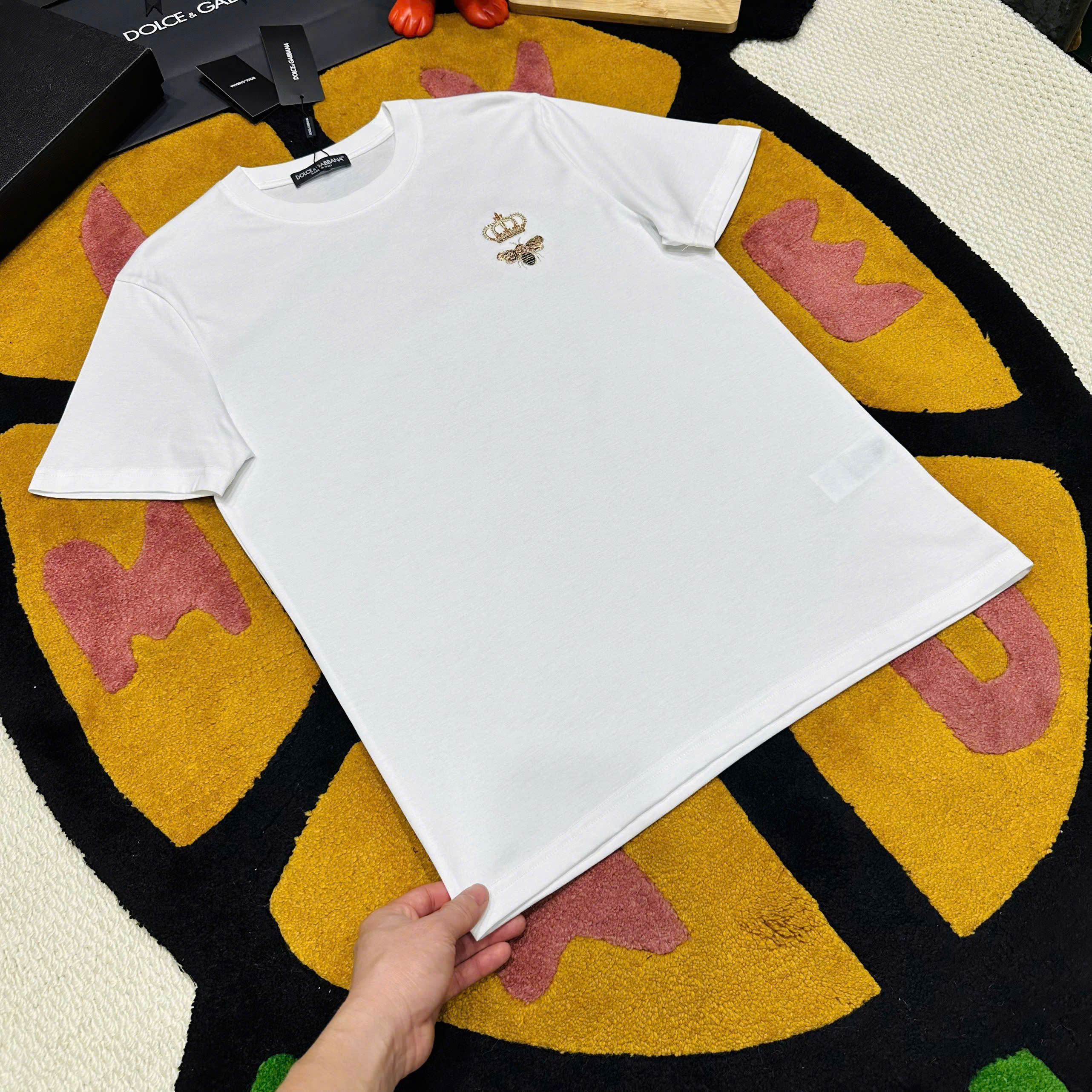 Áo phông T shirt Dolce Gabbana DG họa tiết Ong Vương Miện thêu ngực Like Auth S-L MK\Trắng