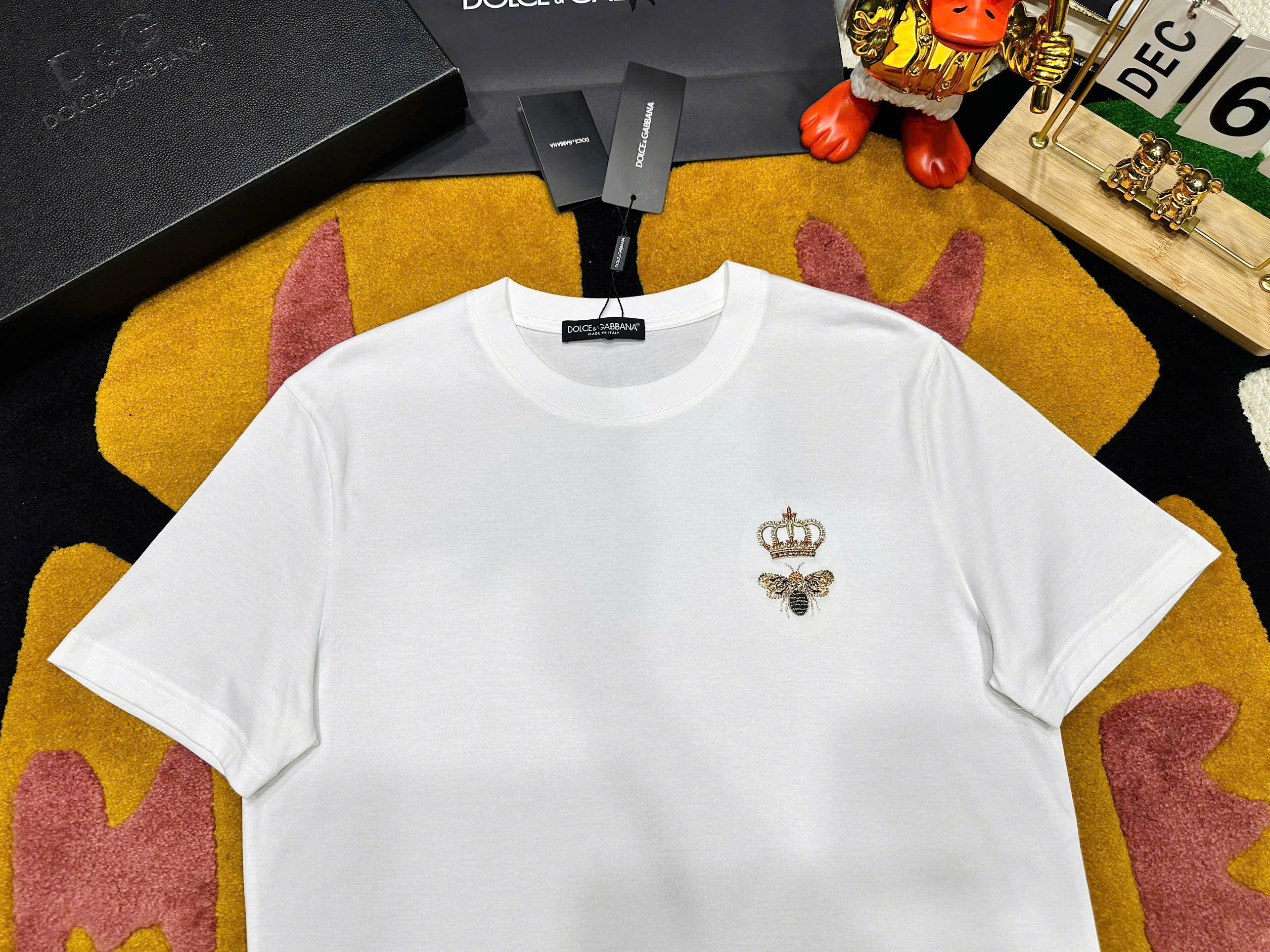 Áo phông T shirt Dolce Gabbana DG họa tiết Ong Vương Miện thêu ngực Like Auth S-L MK\Trắng