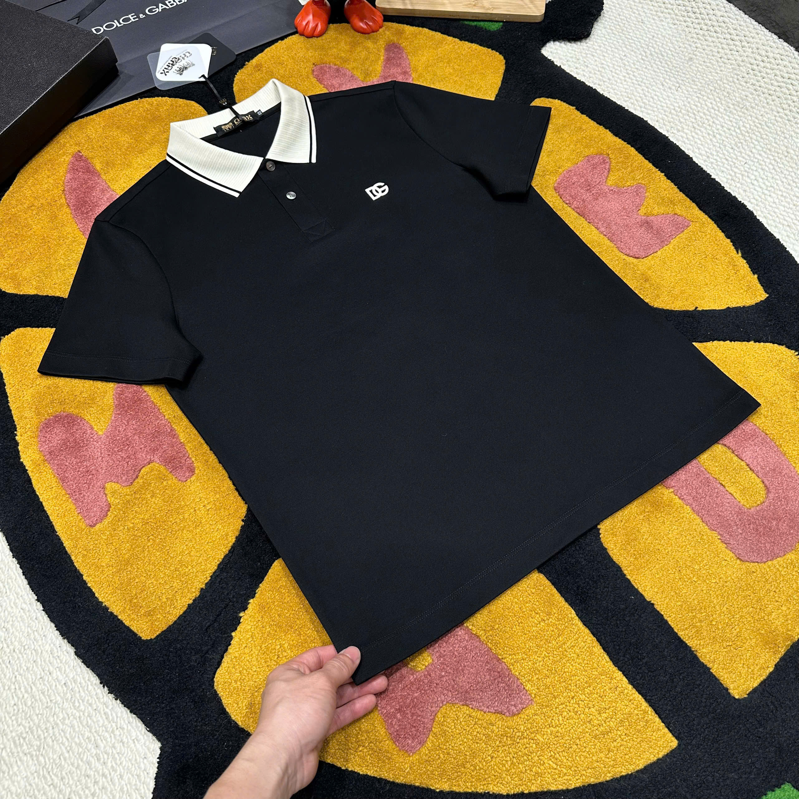 Áo polo Dolce Gabbana DG Đen cổ Trắng kẻ sọc viền logo thêu ngực Like Auth 48-52 MK