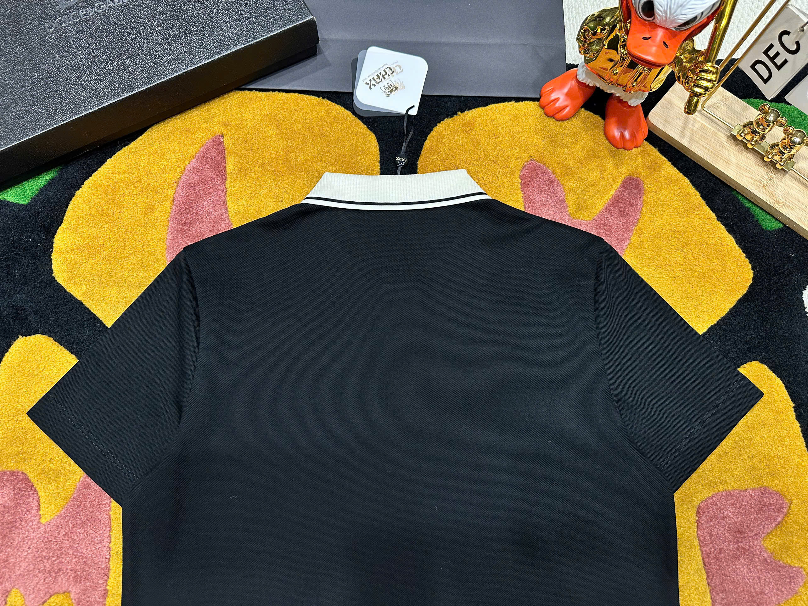 Áo polo Dolce Gabbana DG Đen cổ Trắng kẻ sọc viền logo thêu ngực Like Auth 48-52 MK