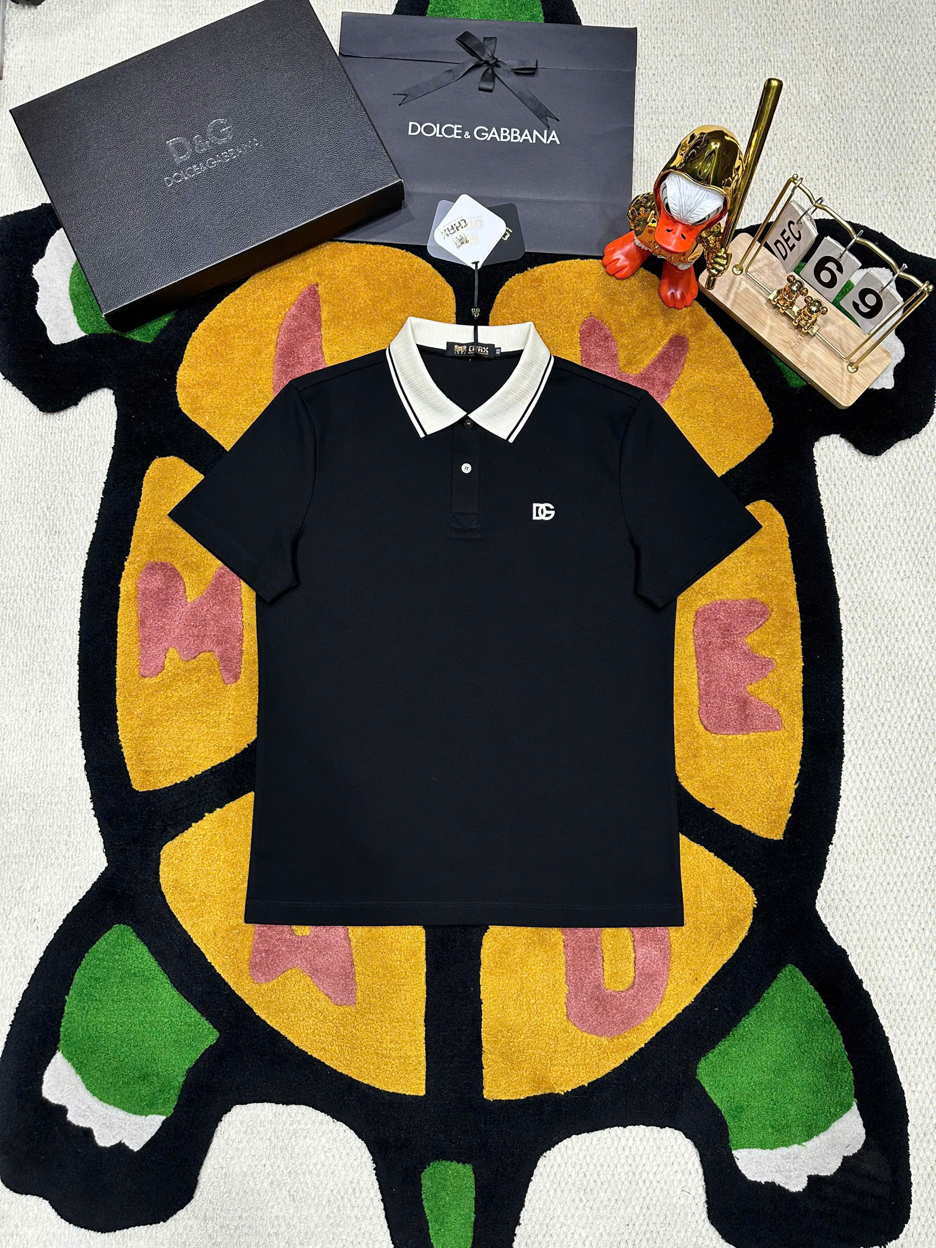 Áo polo Dolce Gabbana DG Đen cổ Trắng kẻ sọc viền logo thêu ngực Like Auth 48-52 MK