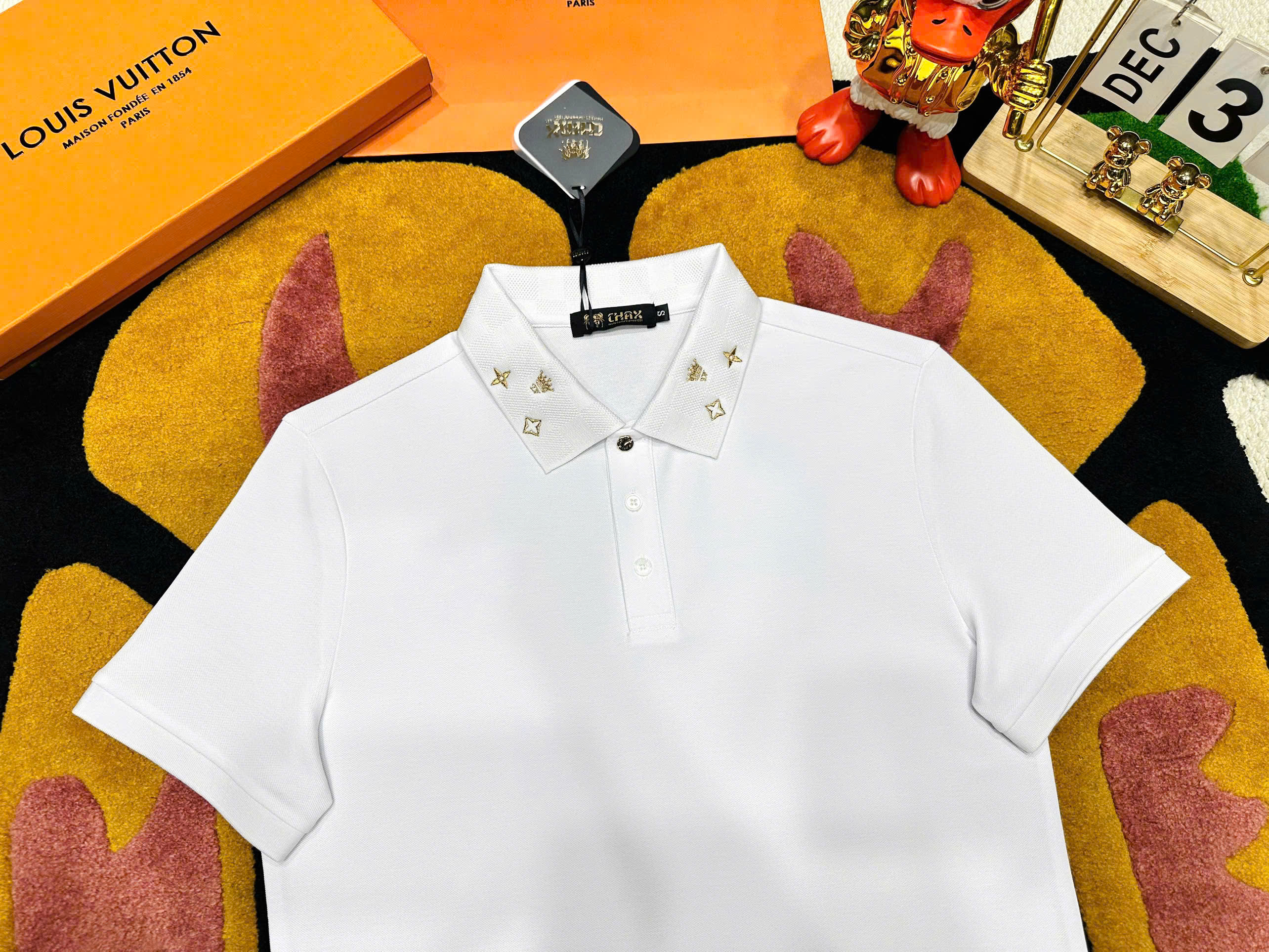 Áo polo Louis Vuitton LV logo thêu cổ Hoa và Vương Miện Like Auth S-XL MK\Trắng