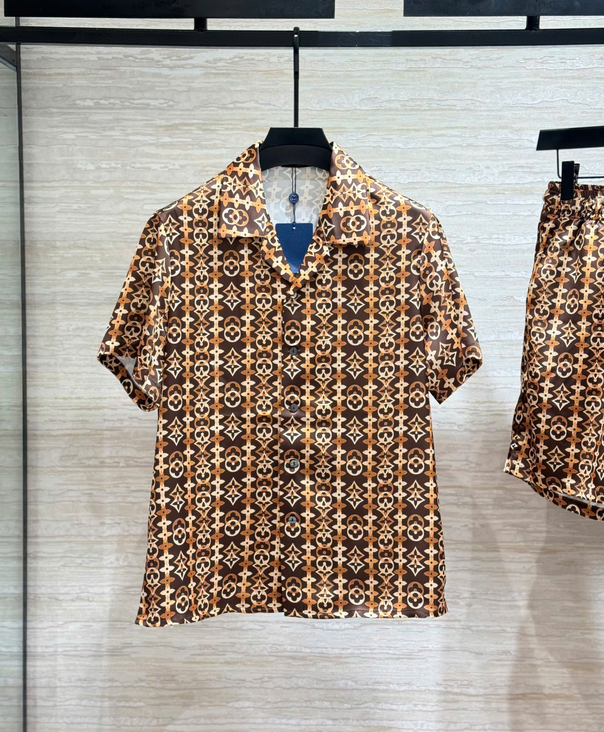 Set bộ lụa hè Louis Vuitton LV Nâu monogram 3D Like Auth M-XXL DDT