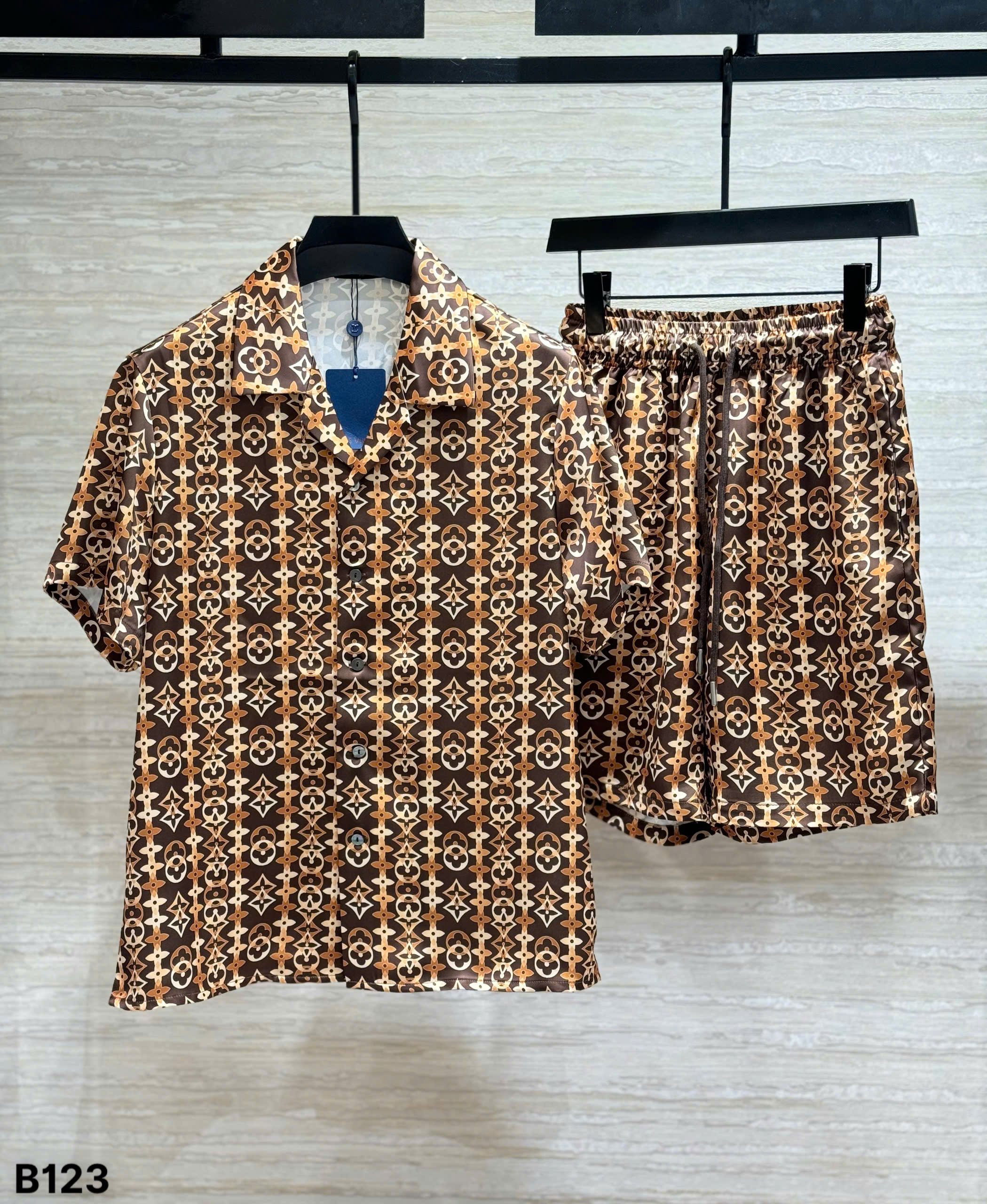 Set bộ lụa hè Louis Vuitton LV Nâu monogram 3D Like Auth M-XXL DDT