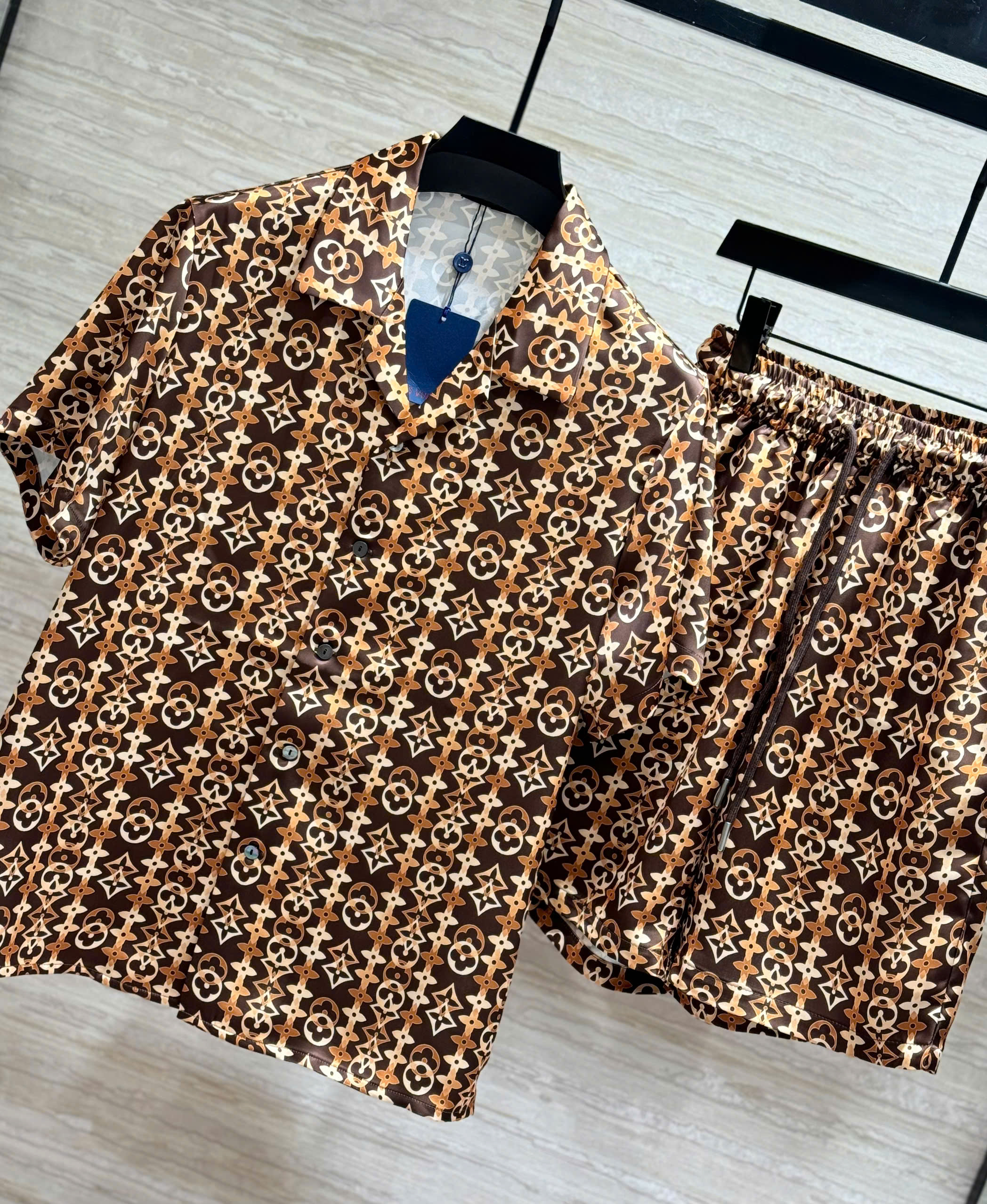 Set bộ lụa hè Louis Vuitton LV Nâu monogram 3D Like Auth M-XXL DDT