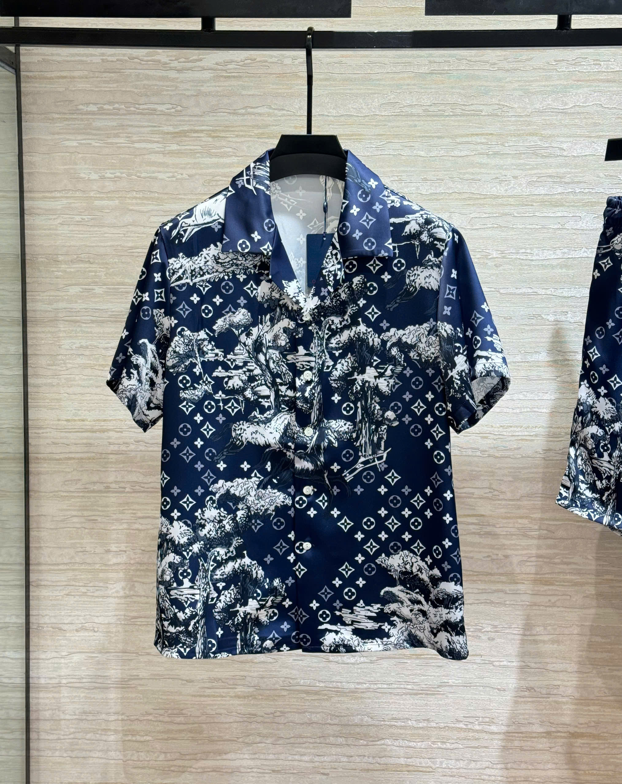 Set bộ lụa hè Louis Vuitton LV Xanh than monogram họa tiết Cổ Thụ Like Auth M-XXL DDT