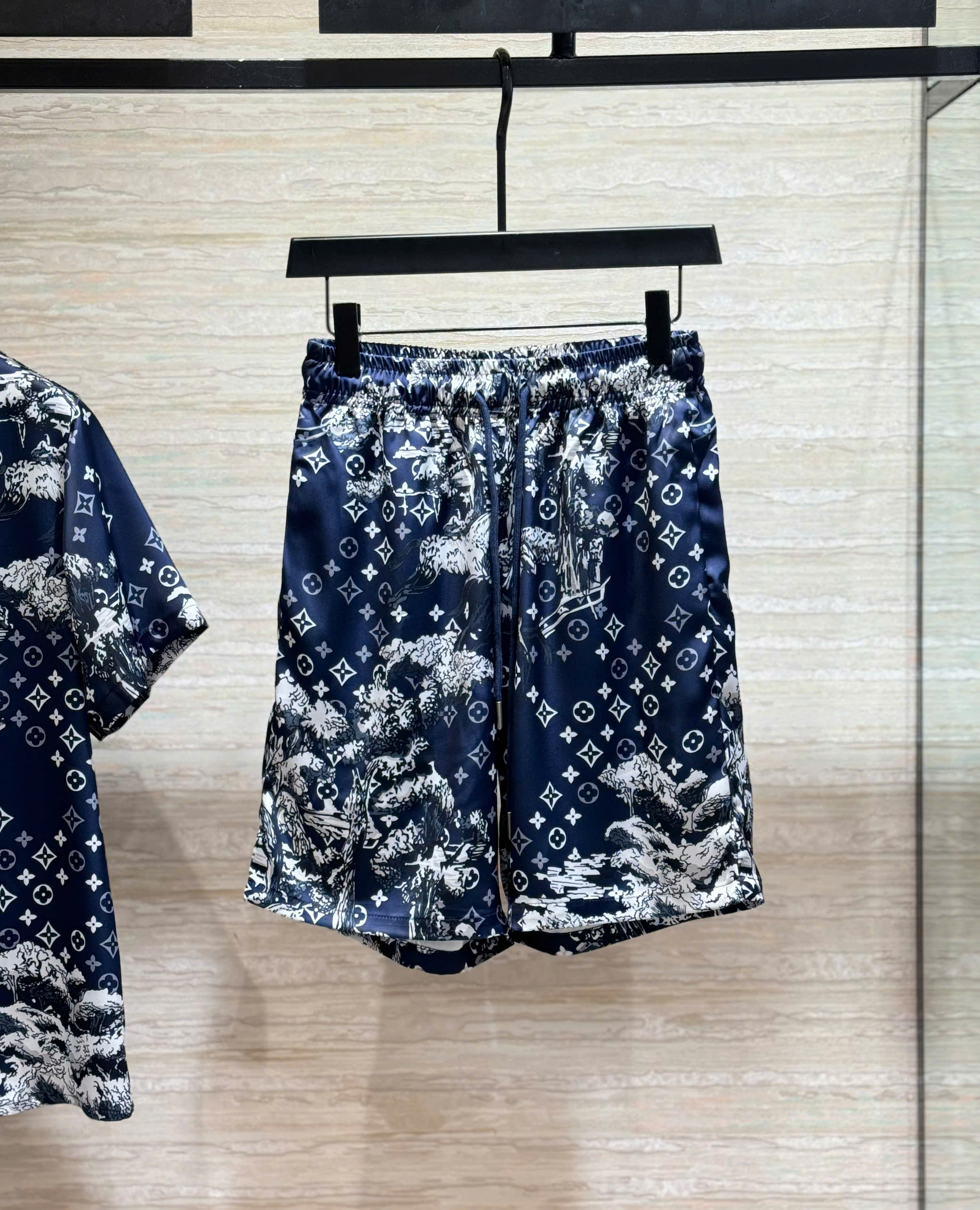 Set bộ lụa hè Louis Vuitton LV Xanh than monogram họa tiết Cổ Thụ Like Auth M-XXL DDT