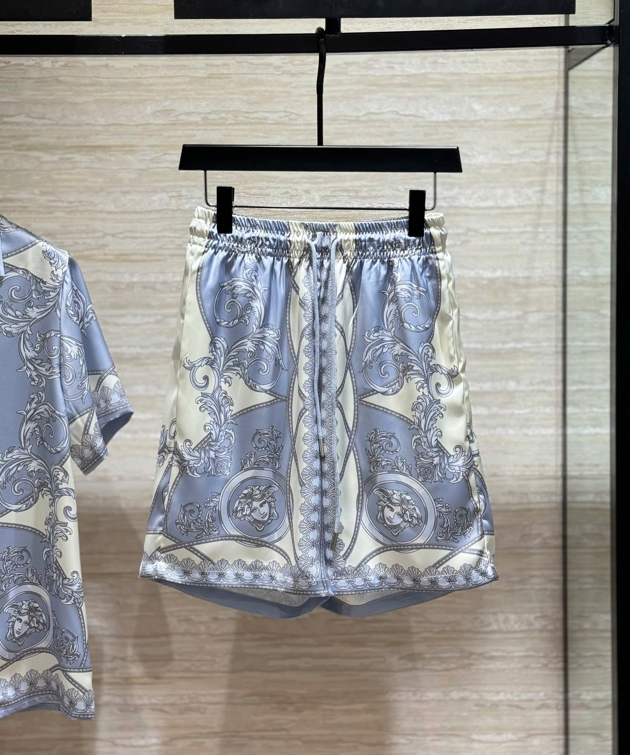 Set bộ lụa hè Versace VS Xanh Be họa tiết hoa lá Like Auth M-XXL DDT