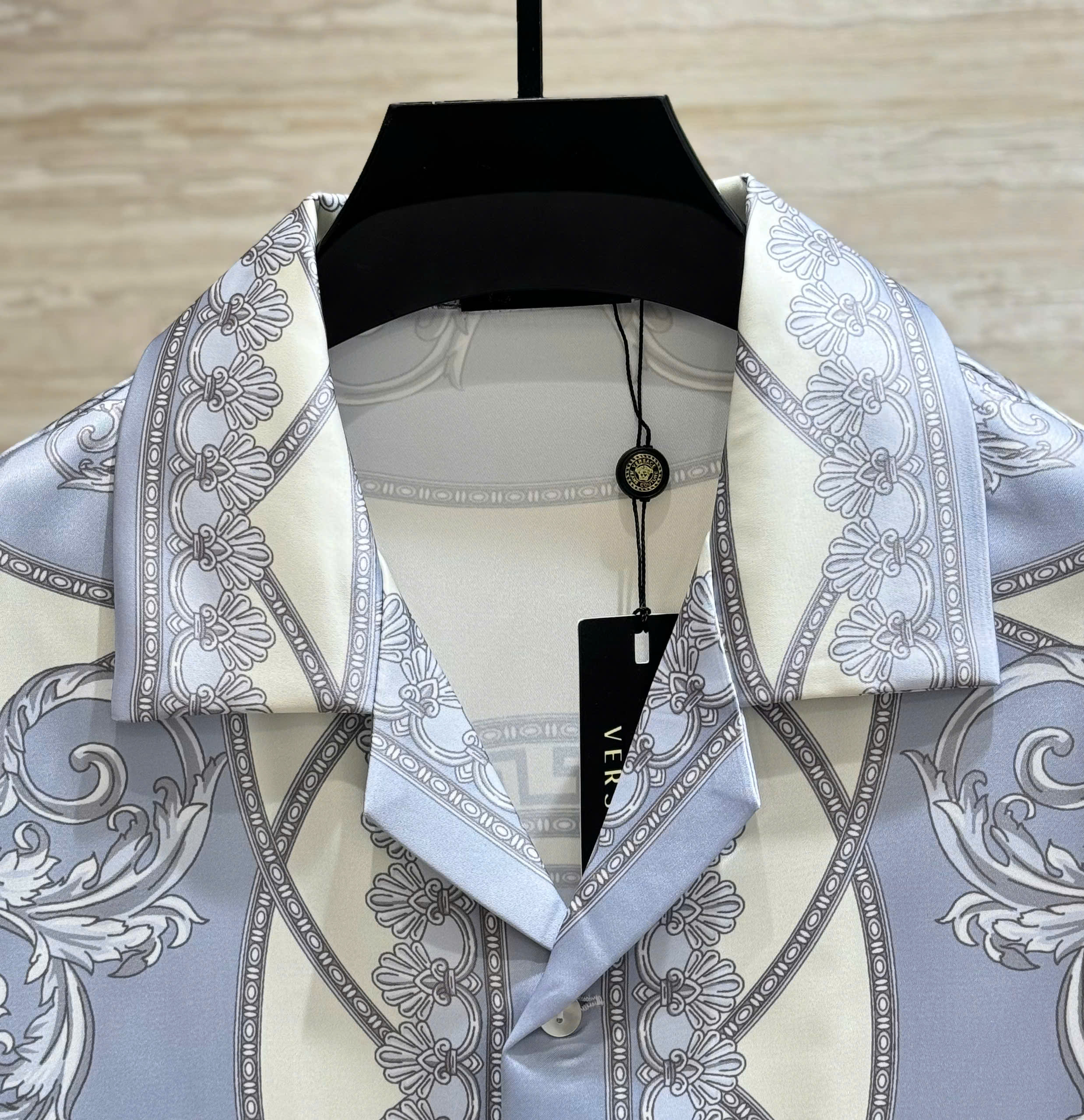 Set bộ lụa hè Versace VS Xanh Be họa tiết hoa lá Like Auth M-XXL DDT