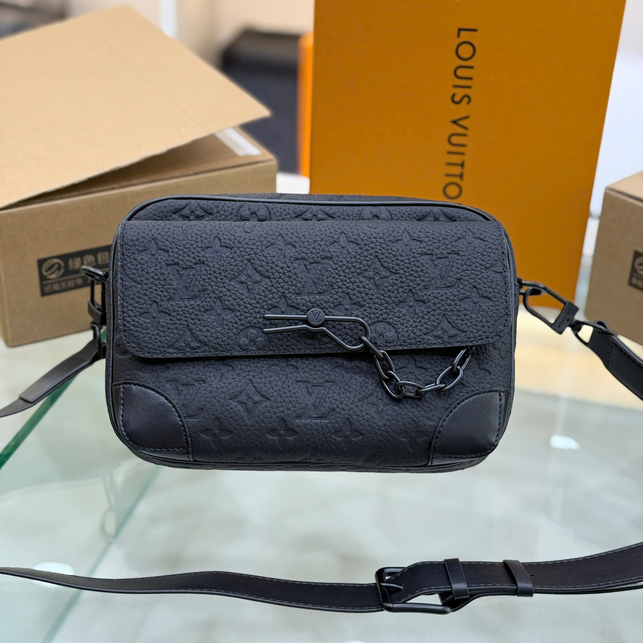 Túi đeo chéo Louis Vuitton LV Bag Steamer Messenger Monogram Taurillon Like Auth 24x17x5 PLD