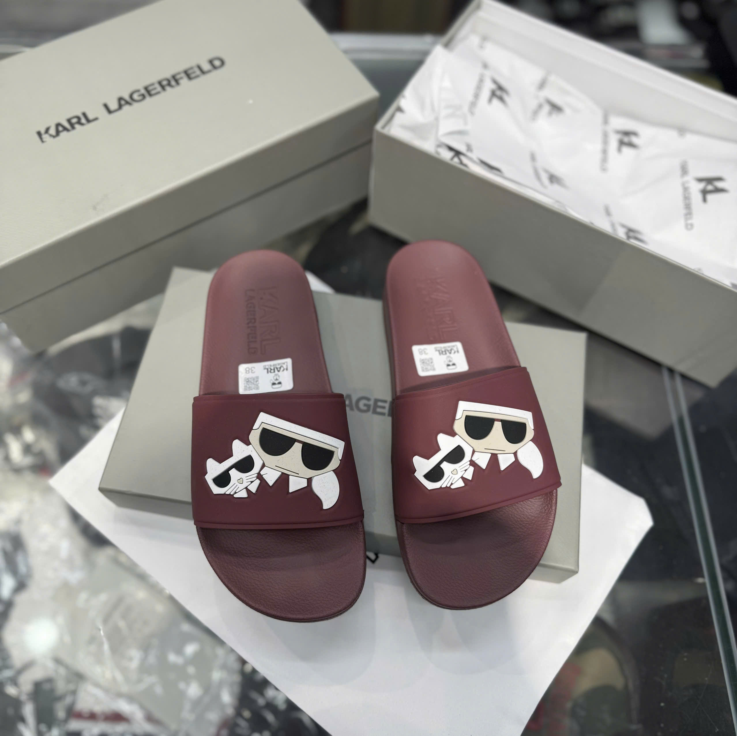 Dép lê quai ngang Karl Đỏ mặt mèo Like Auth 38-43 NV