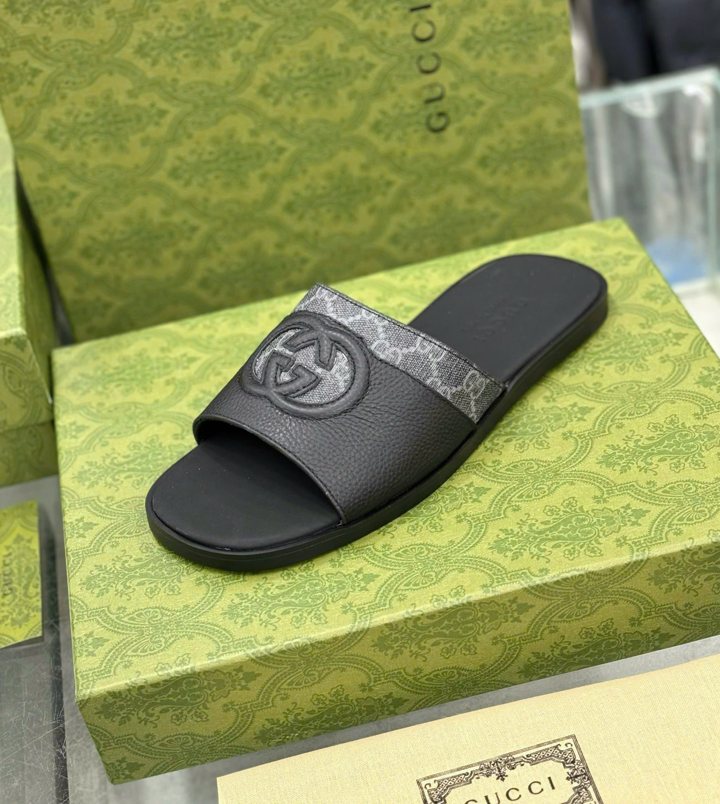 Dép lê quai ngang Gucci GC Đen trơn phối họa tiết monogram logo GG thêu nổi Like Auth on web fullbox bill thẻ DDT