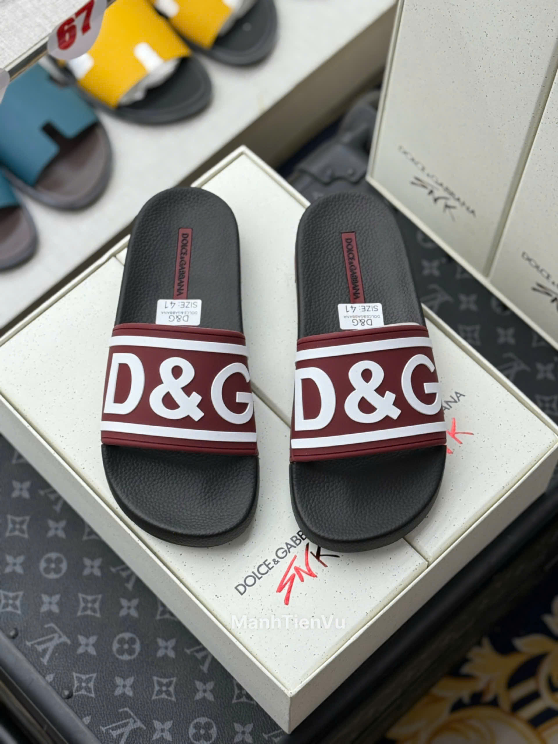 Dép lê quai ngang Dolce Gabbana DG logo D&G nổi các màu Like Auth on web fullbox bill thẻ MVT