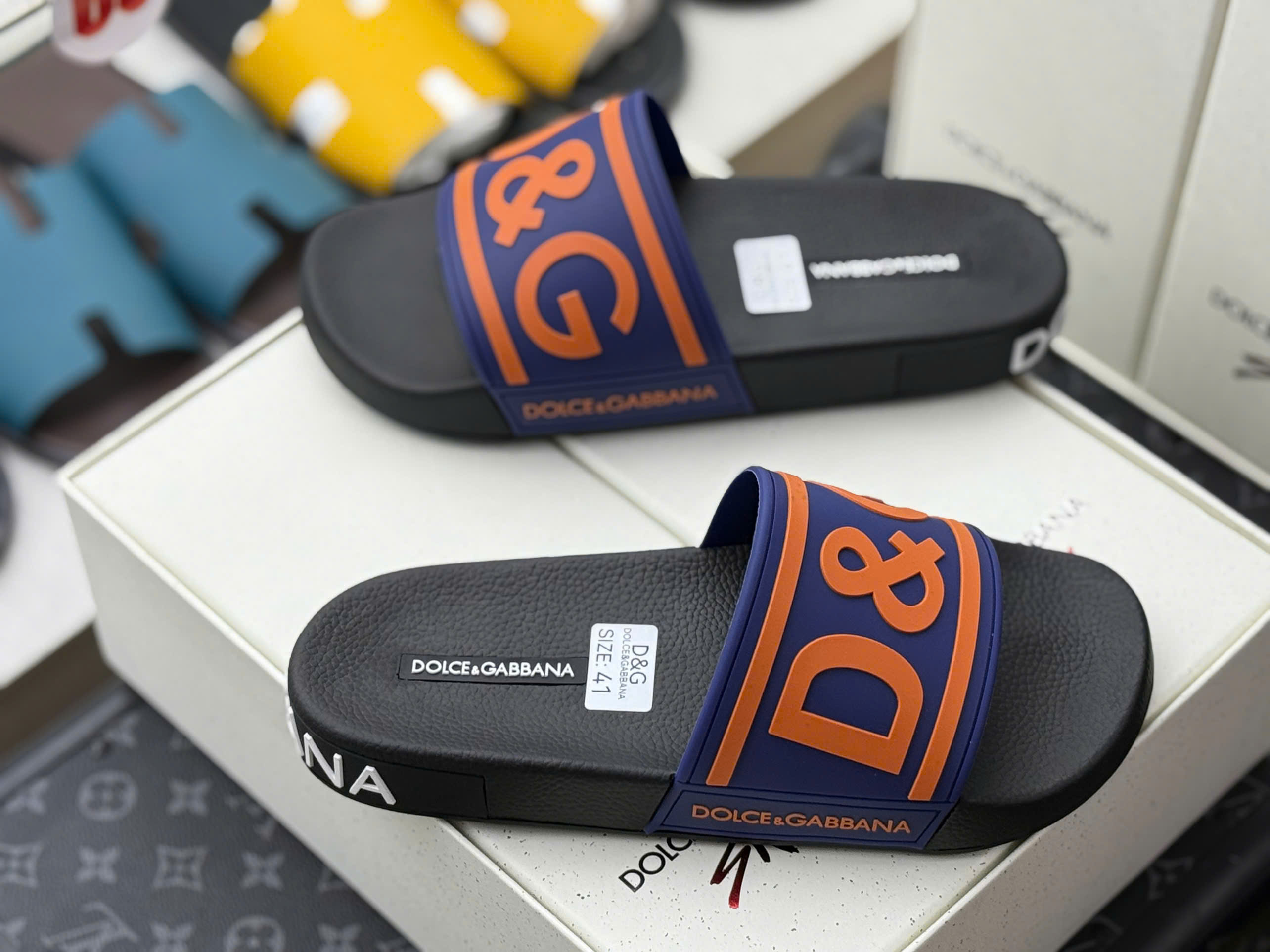 Dép lê quai ngang Dolce Gabbana DG logo D&G nổi các màu Like Auth on web fullbox bill thẻ MVT