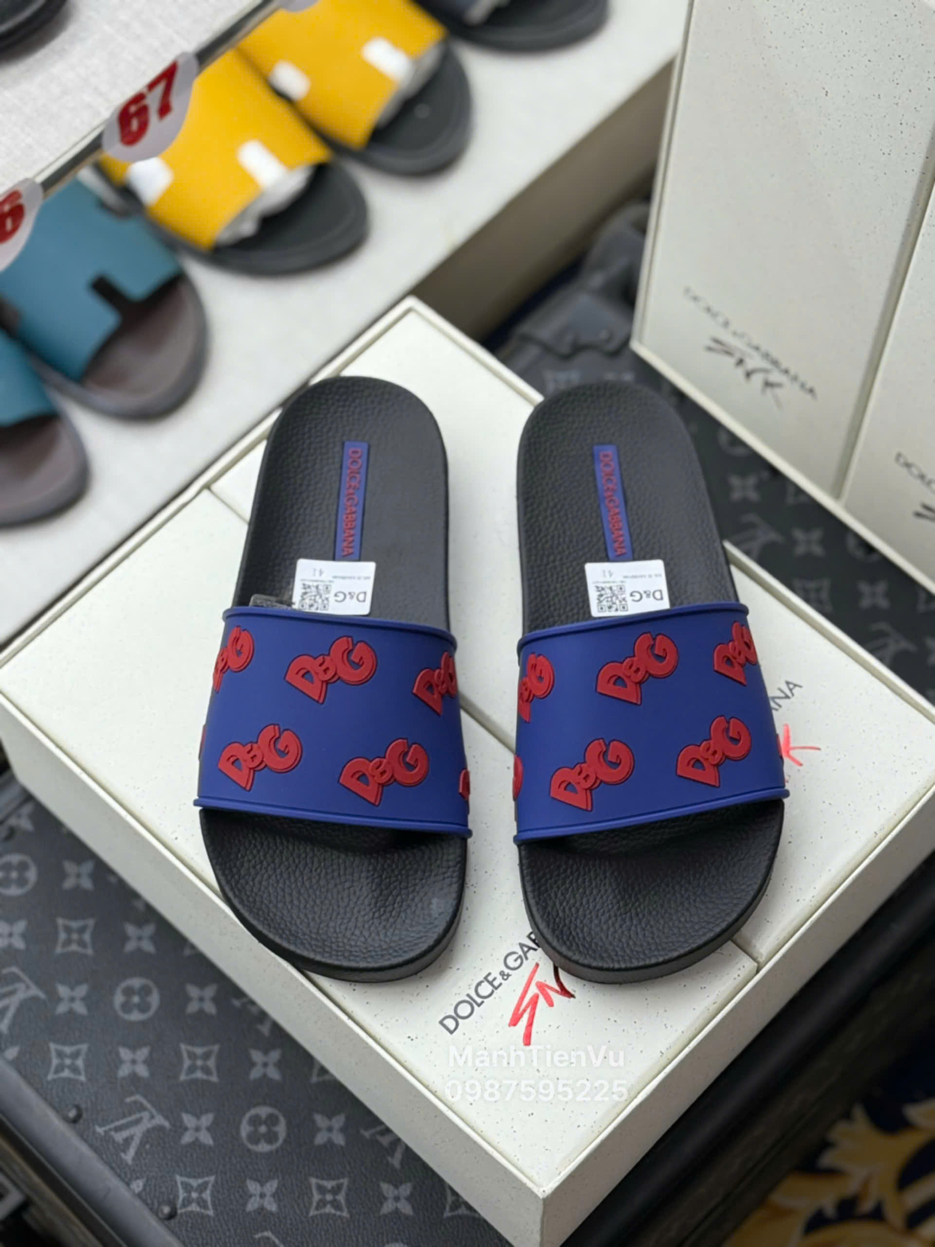 Dép lê quai ngang Dolce Gabbana DG Xanh than họa tiết logo D&G Đỏ nổi các mẫu Like Auth on web fullbox bill thẻ MVT