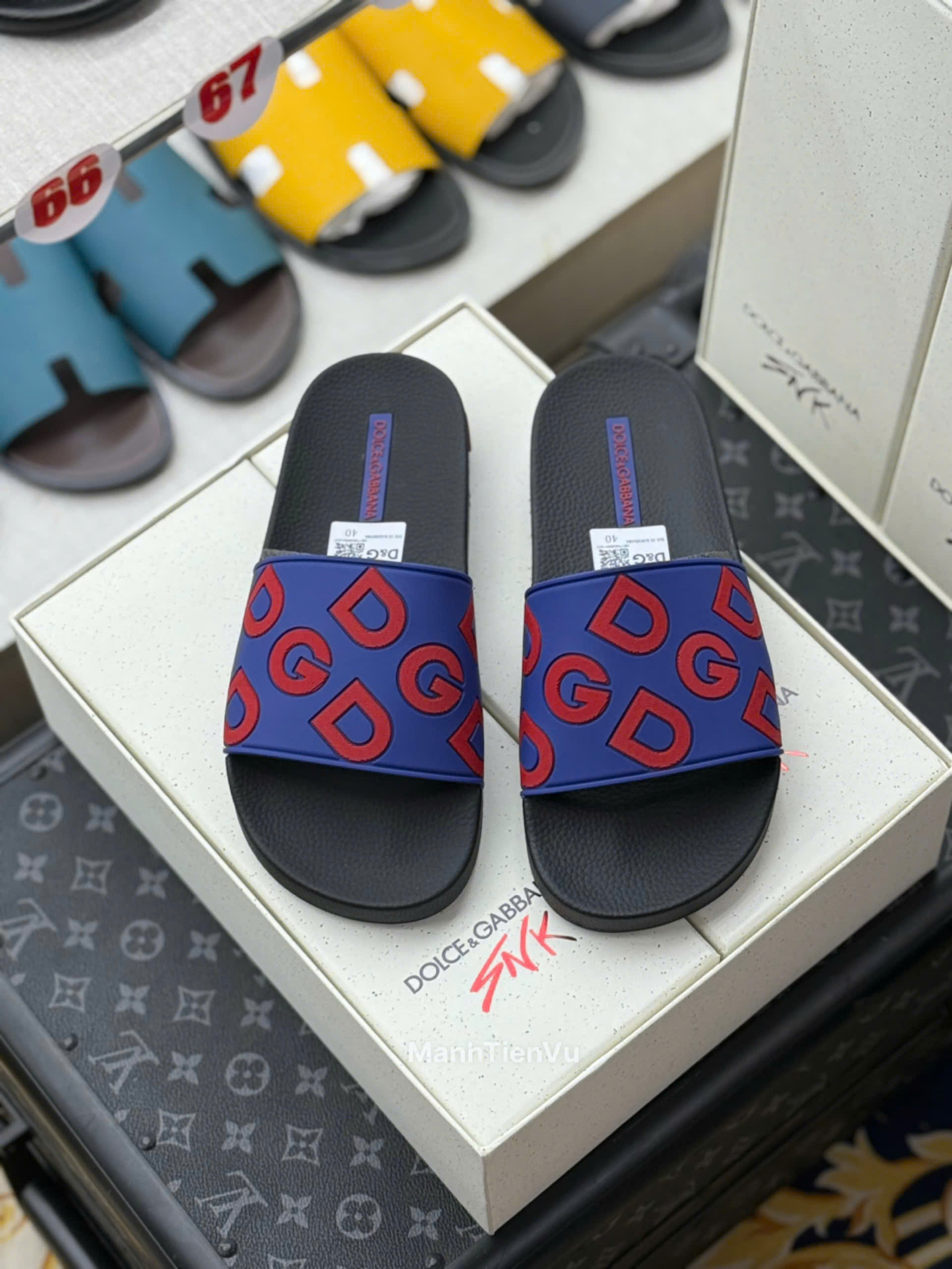 Dép lê quai ngang Dolce Gabbana DG Xanh than họa tiết logo D&G Đỏ nổi các mẫu Like Auth on web fullbox bill thẻ MVT