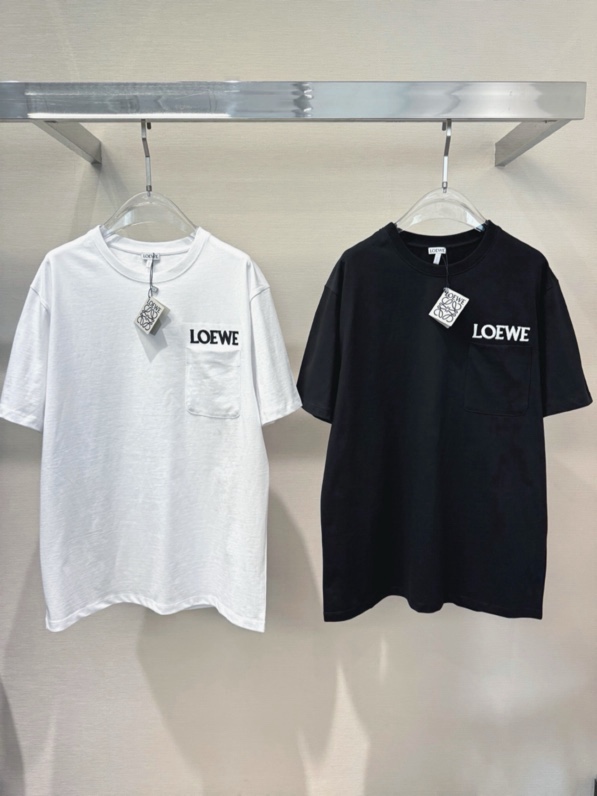 Áo phông T shirt Loewe logo thêu túi ngực Like Auth S-L VTN\Đen