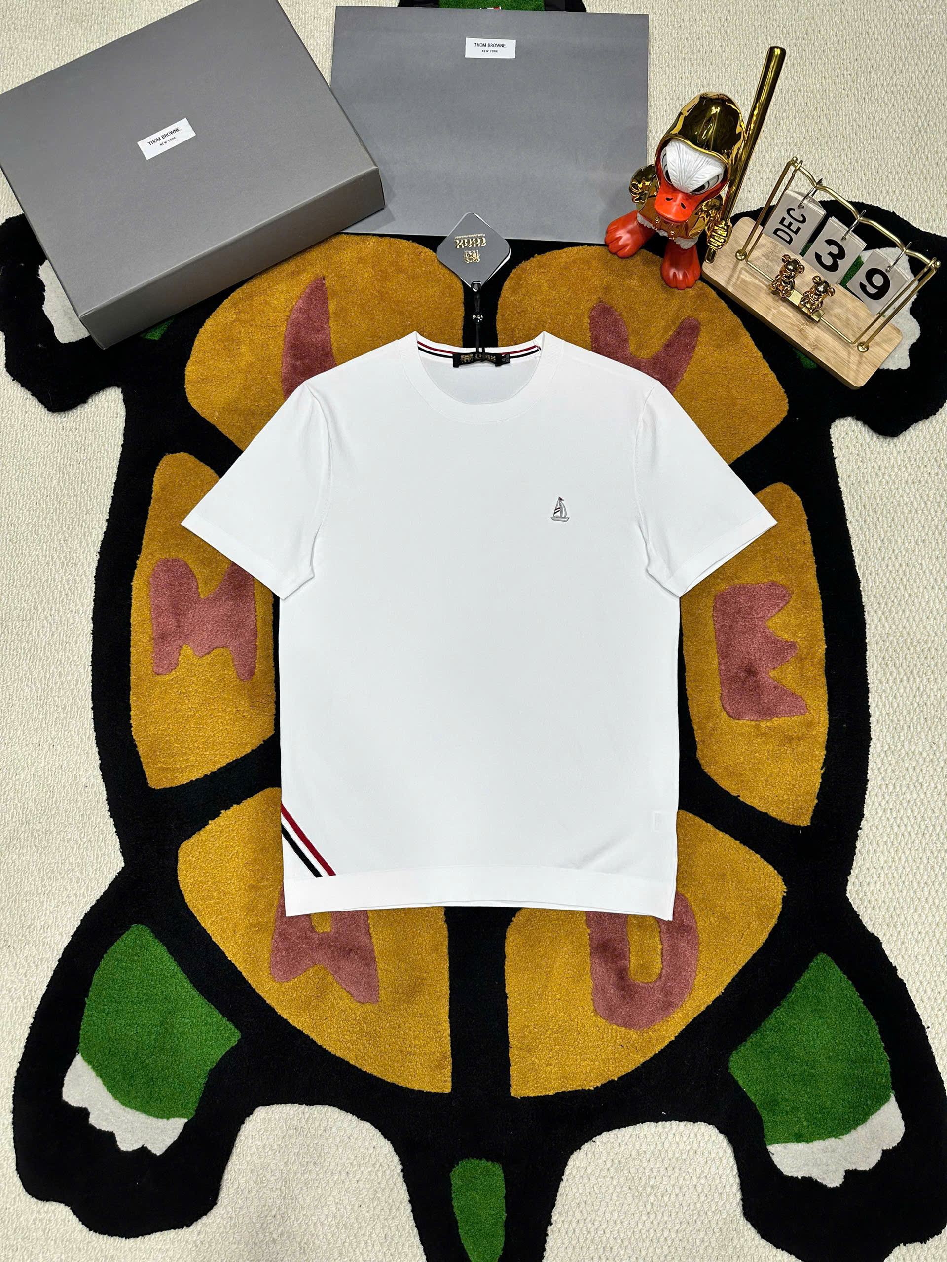 Áo phông T shirt Thombrowne kẻ sọc chéo sườn logo thêu ngực con thuyền Like Auth 48-52 MK\TRẮNG