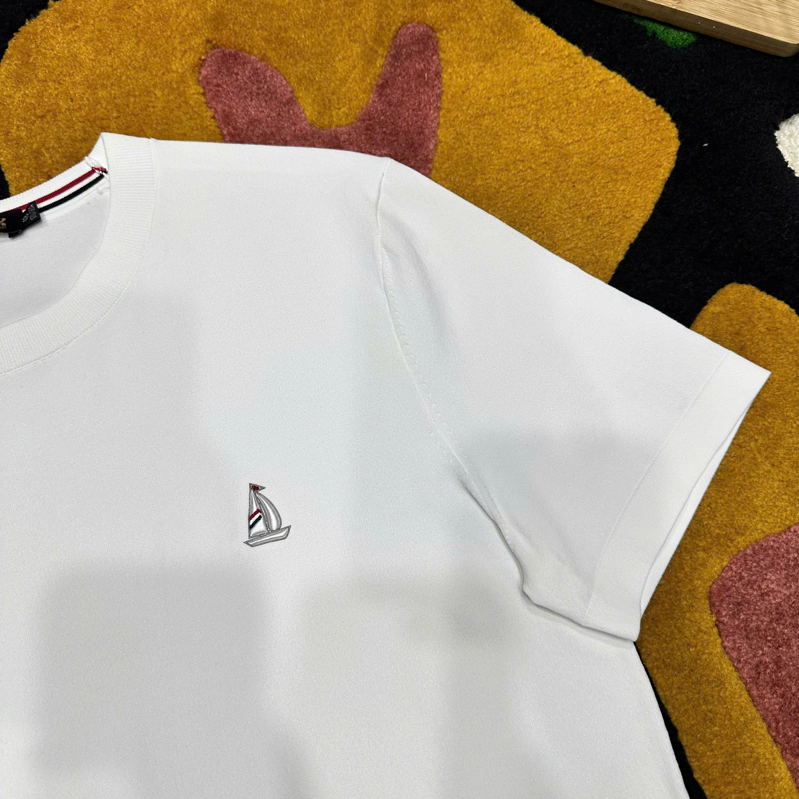 Áo phông T shirt Thombrowne kẻ sọc chéo sườn logo thêu ngực con thuyền Like Auth 48-52 MK\TRẮNG