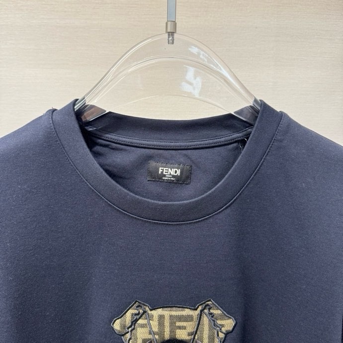 Áo phông T shirt Fendi FD logo Cún wash ngực Like Auth XS-M VTN\XANH THAN