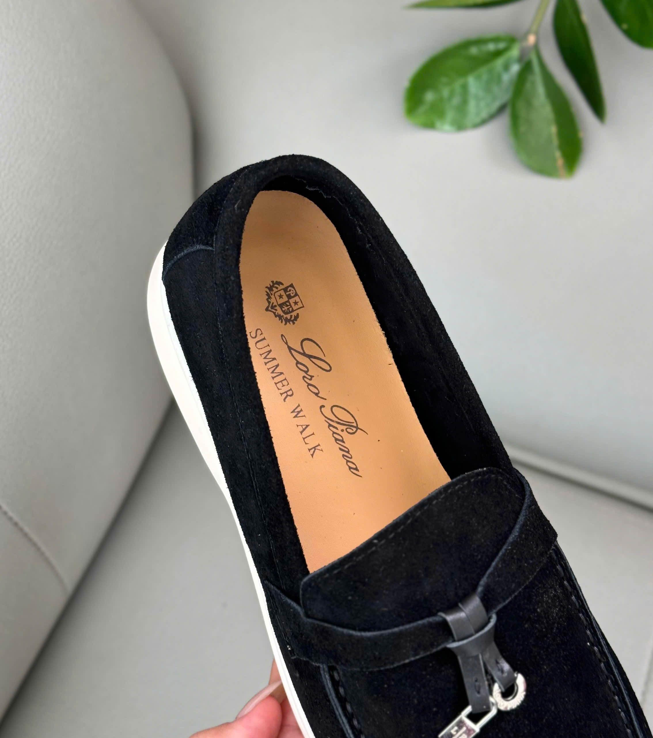 Giày Loafer Loro Piana đen da lộn tag tròn khoá Like Auth 38-43 DDT