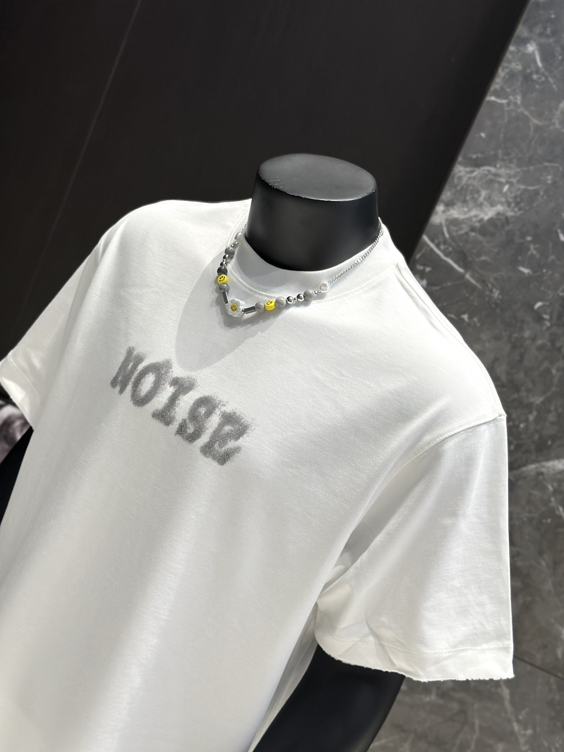 Áo phông T shirt Caras Noise form to Like Auth M-L VTN\trắng