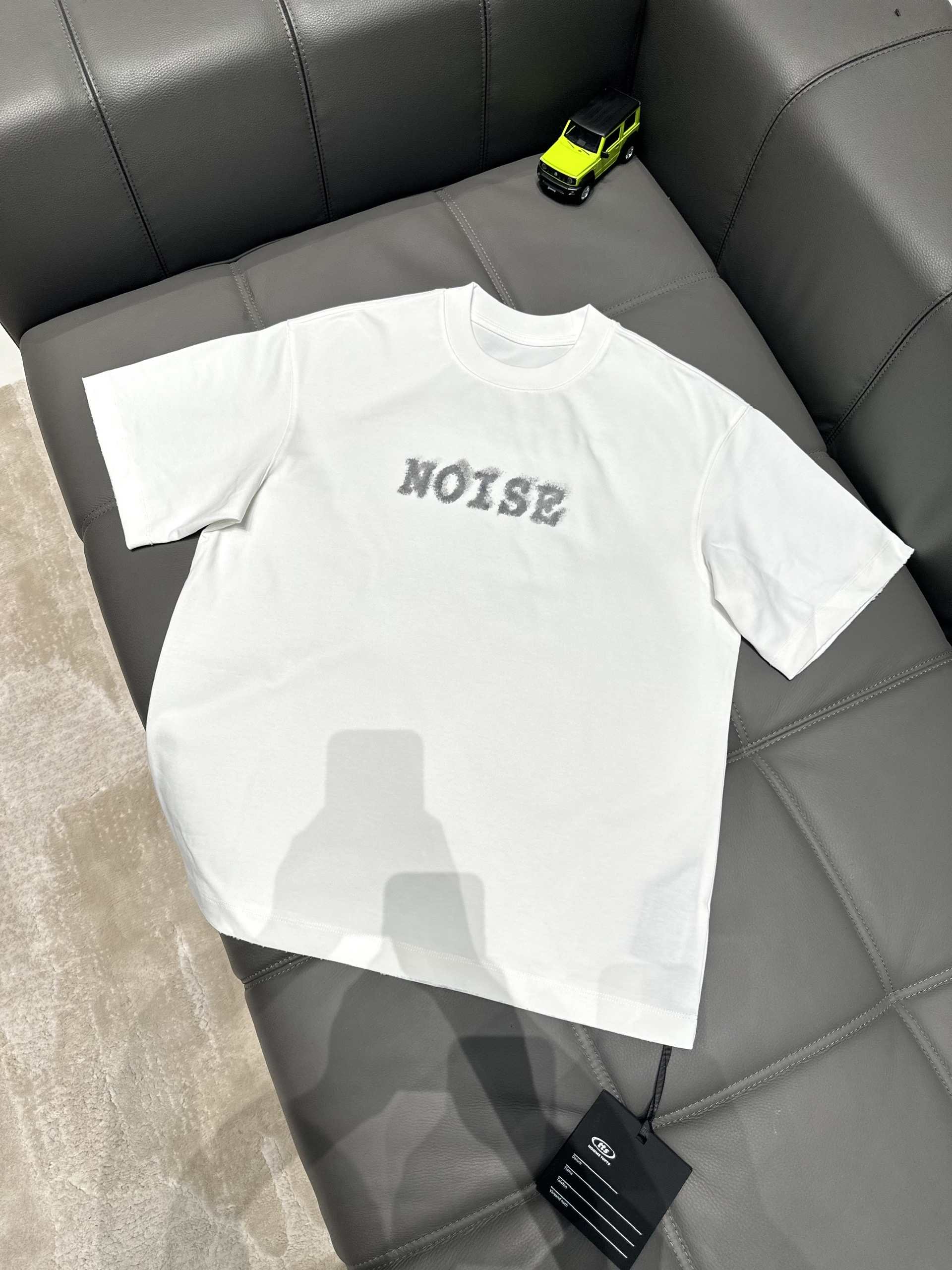 Áo phông T shirt Caras Noise form to Like Auth M-L VTN\trắng