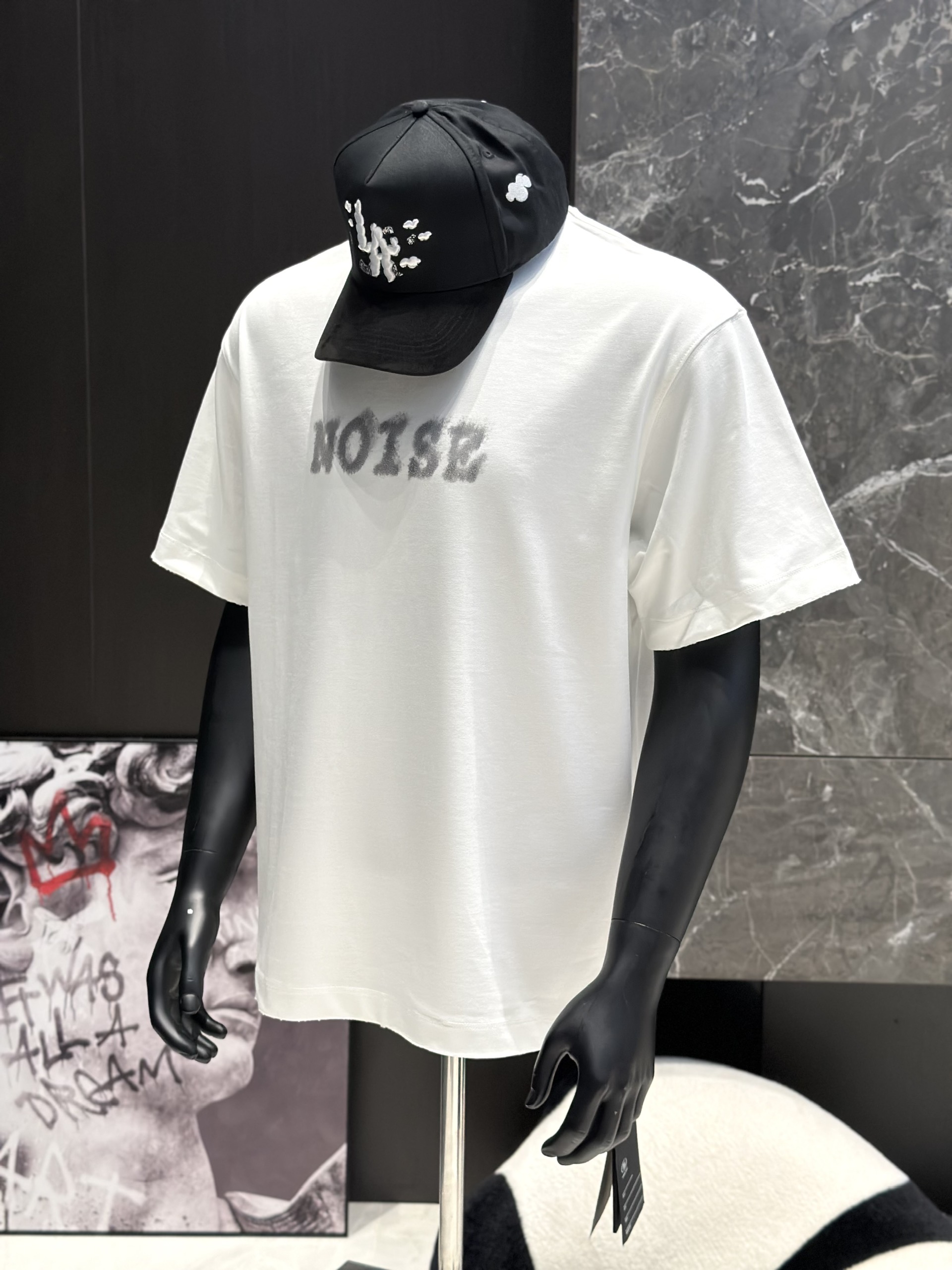 Áo phông T shirt Caras Noise form to Like Auth M-L VTN\trắng