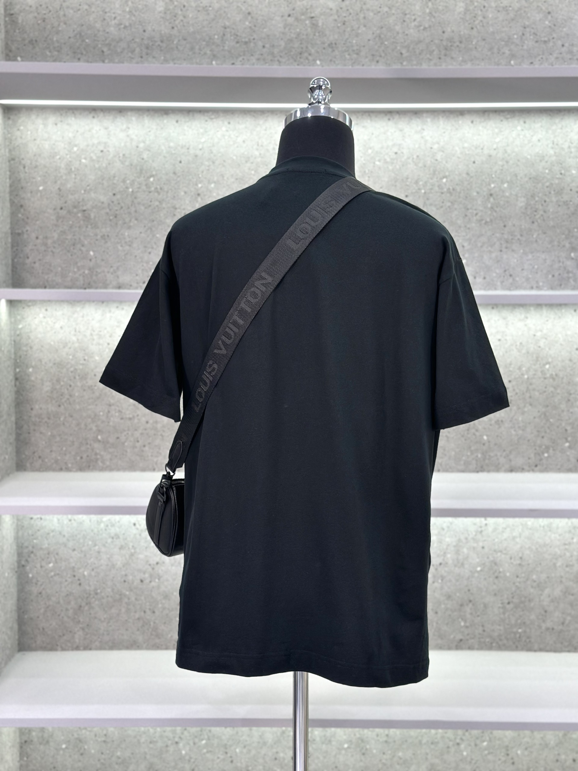 Áo phông T-shirt Givenchy GVC đính đá logo chữ ngực Like Auth on web VTN