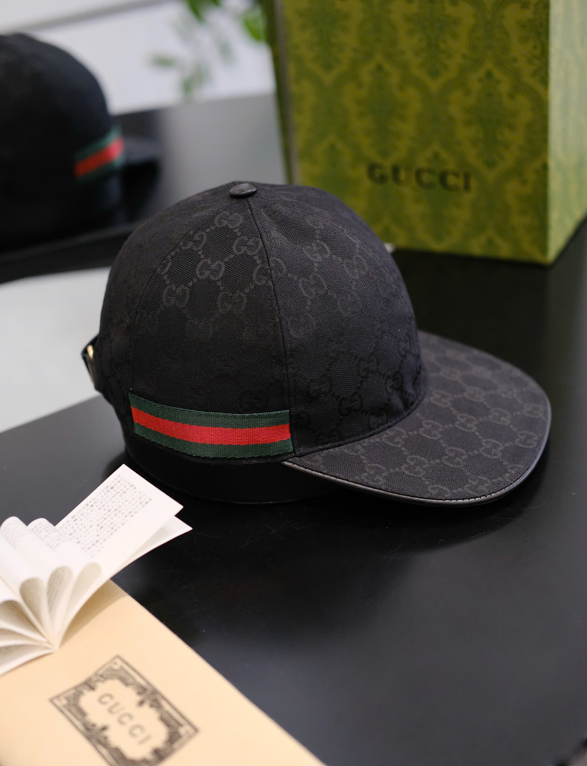 Mũ lưỡi trai nón kết Gucci GC Đen classic tag kẻ sọc Xanh Đỏ Like Auth DDT