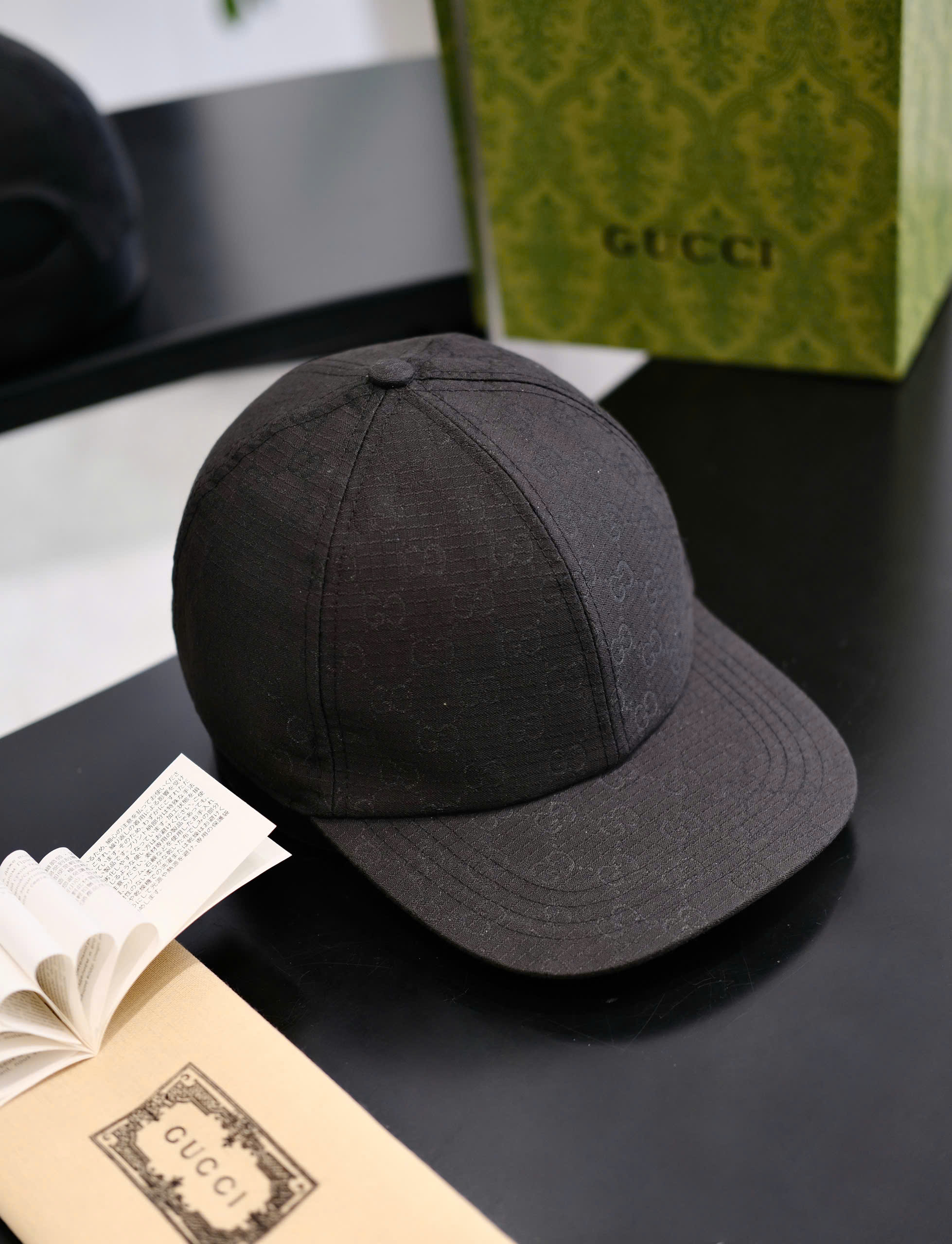 Mũ lưỡi trai nón kết Gucci GC Đen logo dập Like Auth DDT