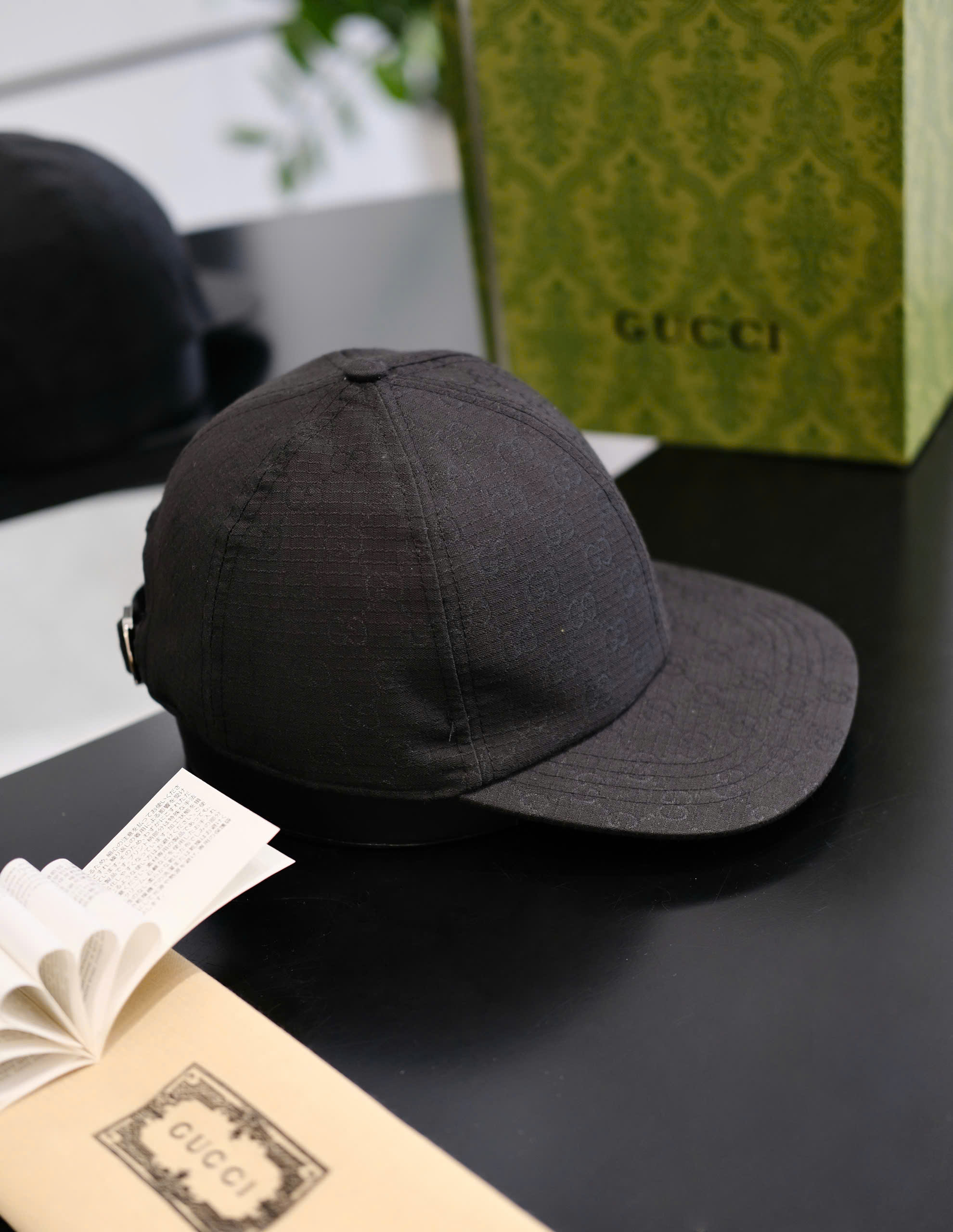 Mũ lưỡi trai nón kết Gucci GC Đen logo dập Like Auth DDT