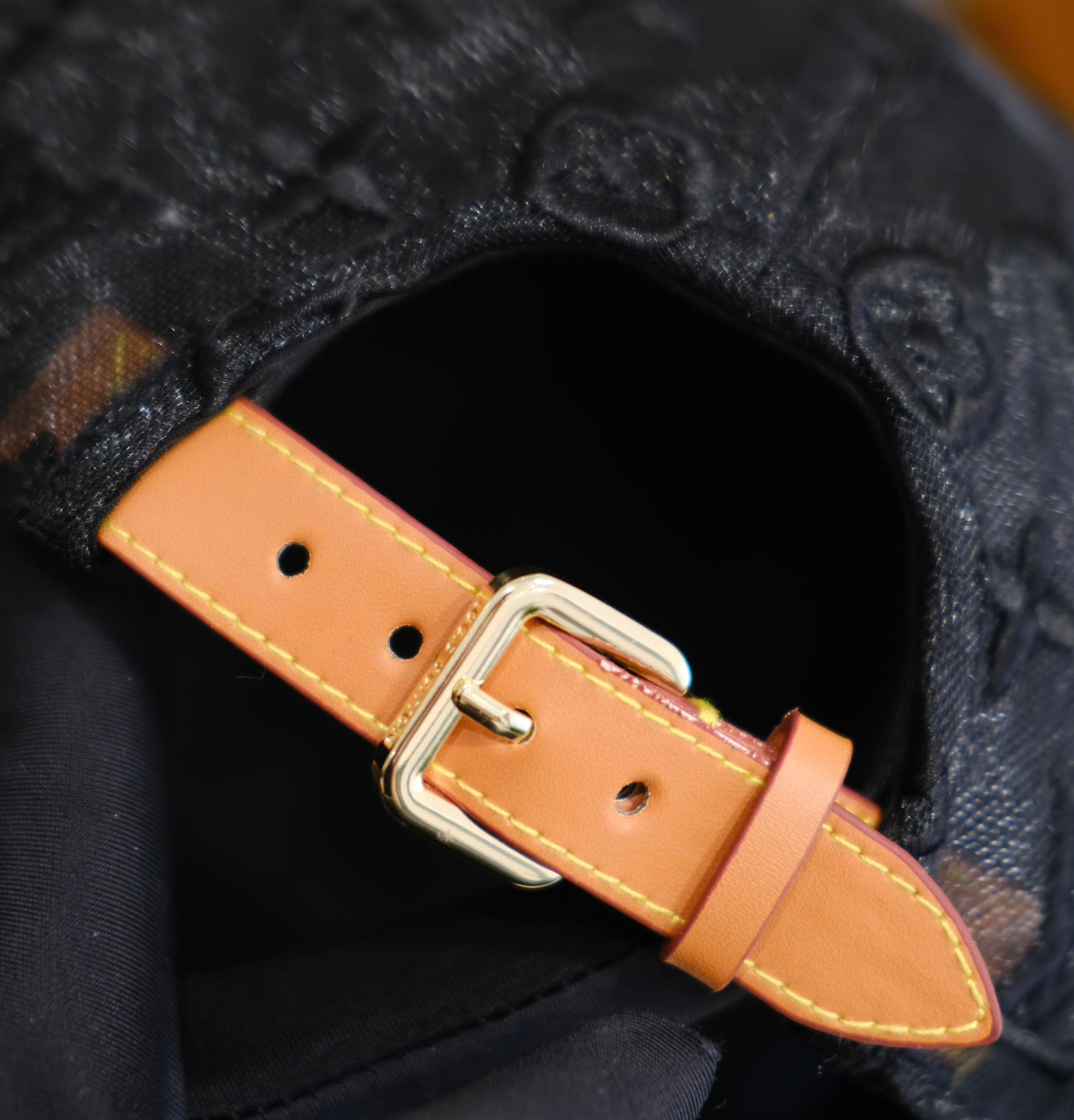 Mũ lưỡi trai nón kết Louis Vuitton LV Đen monogram vải bò mix logo thêu Like Auth DDT