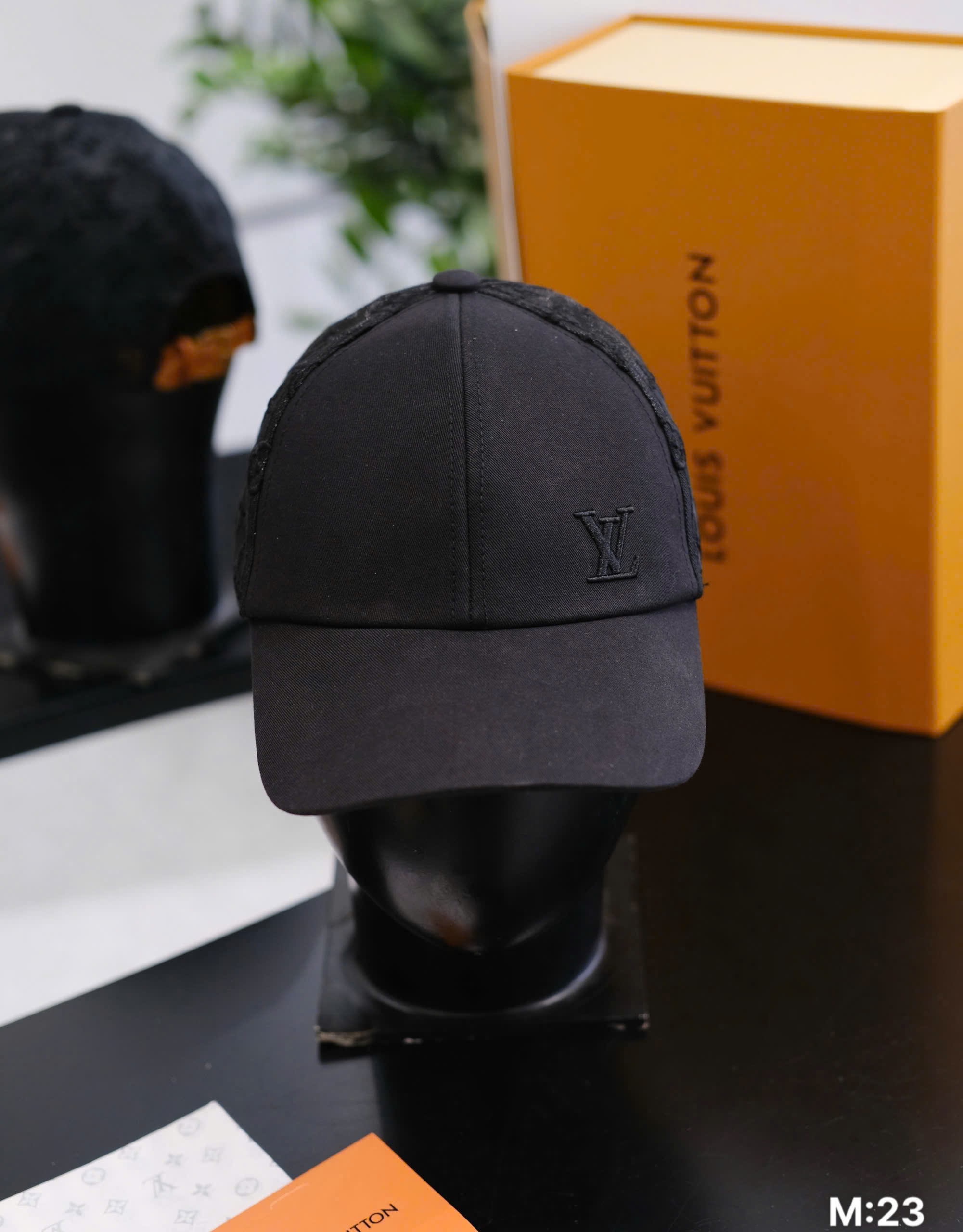 Mũ lưỡi trai nón kết Louis Vuitton LV Đen monogram vải bò mix logo thêu Like Auth DDT